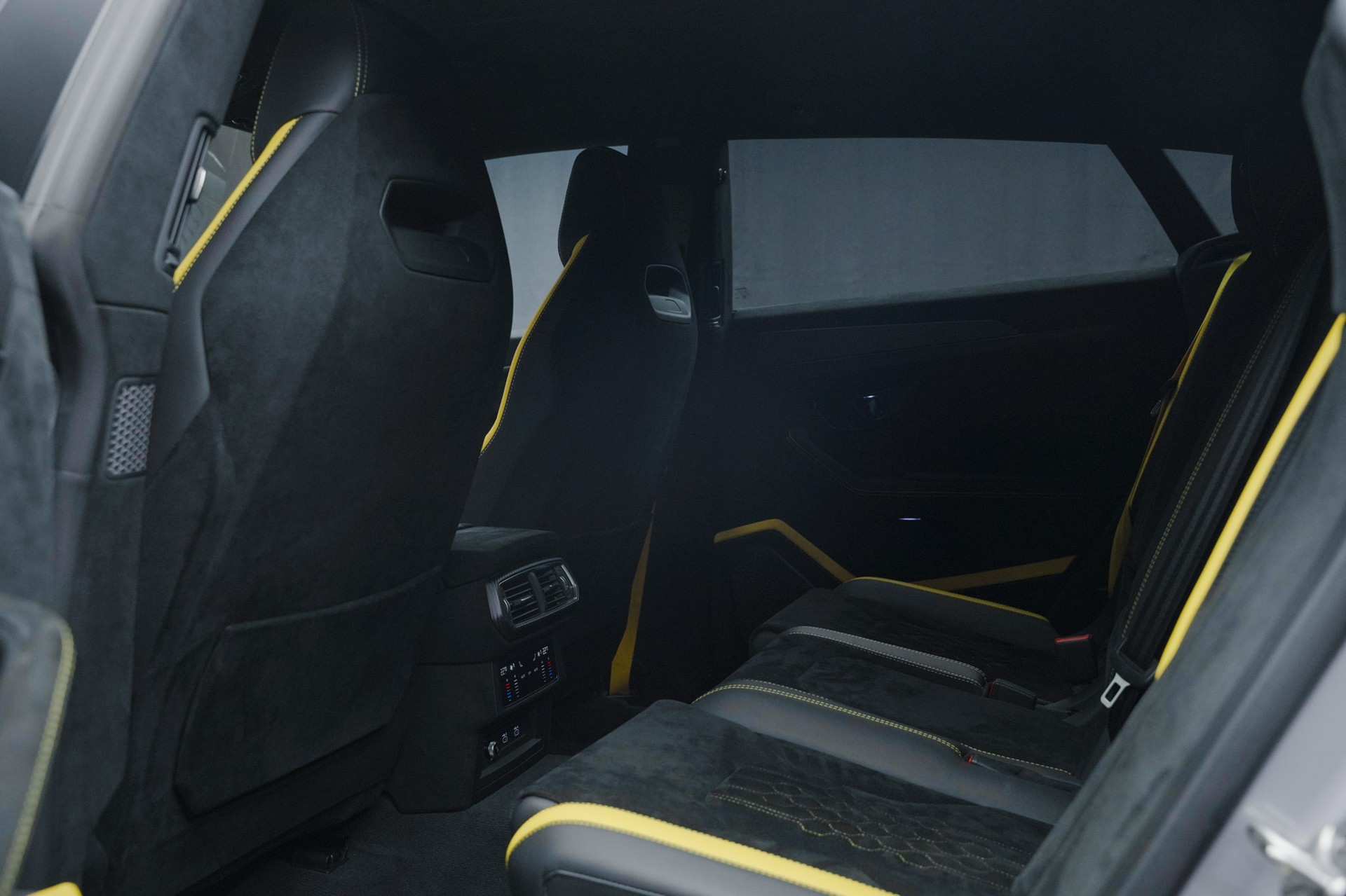 LAMBORGHINI Urus Performante *Full Carbon* *Akrapovic* *B&O*-image-12