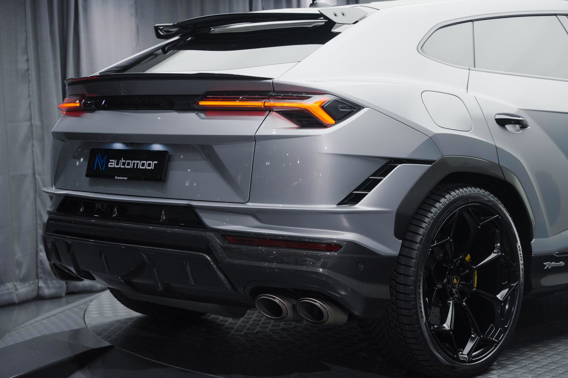 LAMBORGHINI Urus Performante *Full Carbon* *Akrapovic* *B&O*-image-27