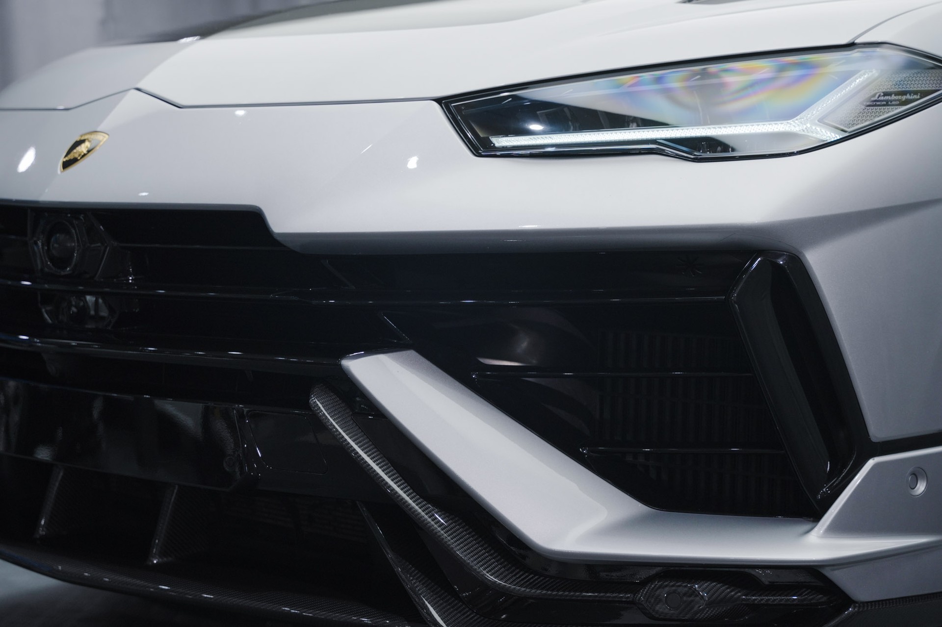 LAMBORGHINI Urus Performante *Full Carbon* *Akrapovic* *B&O*-image-14