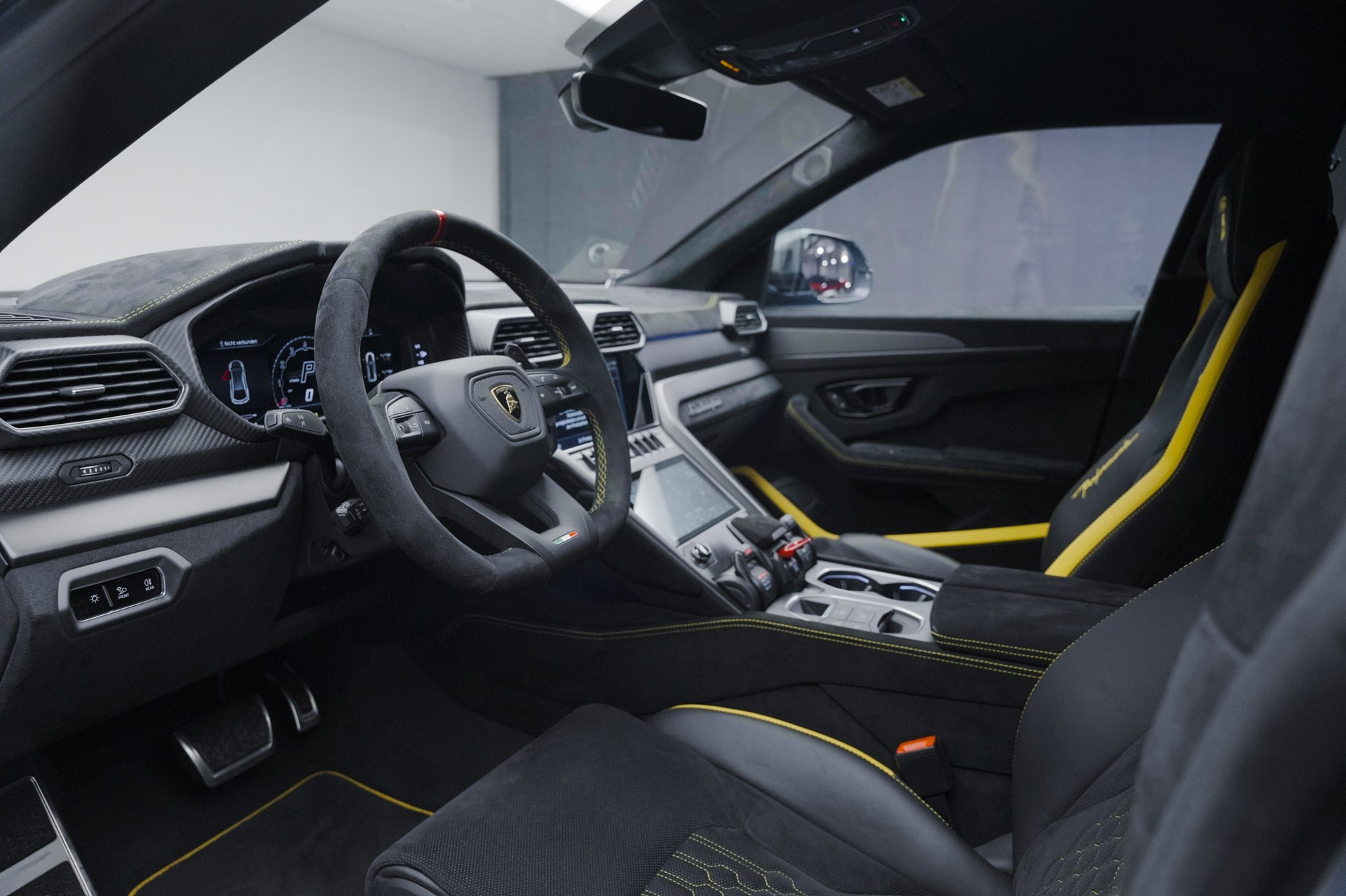 LAMBORGHINI Urus Performante *Full Carbon* *Akrapovic* *B&O*-image-9