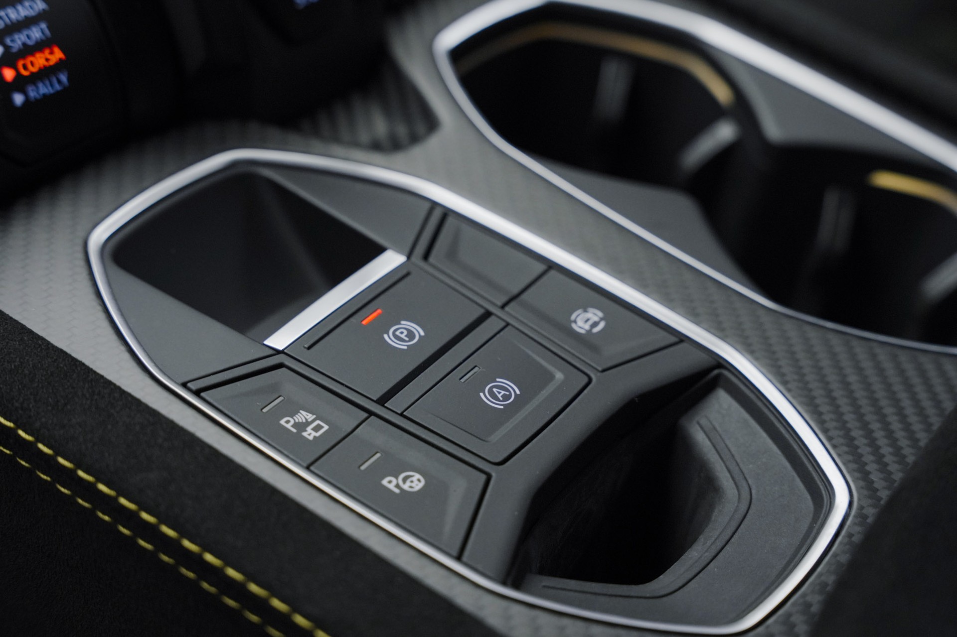 LAMBORGHINI Urus Performante *Full Carbon* *Akrapovic* *B&O*-image-51