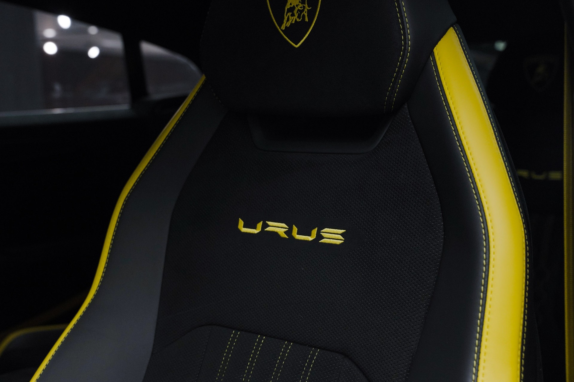 LAMBORGHINI Urus Performante *Full Carbon* *Akrapovic* *B&O*-image-47