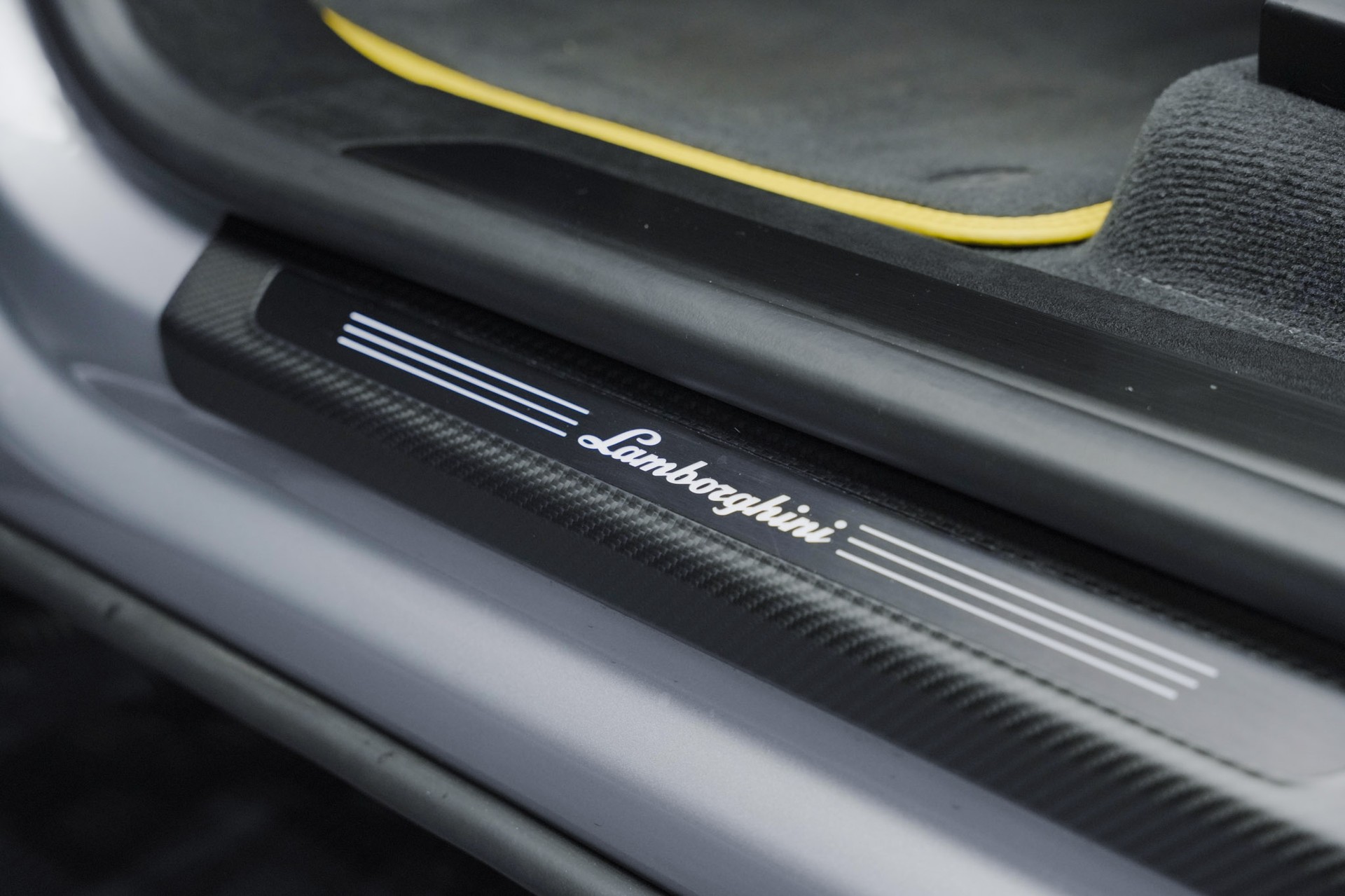 LAMBORGHINI Urus Performante *Full Carbon* *Akrapovic* *B&O*-image-34