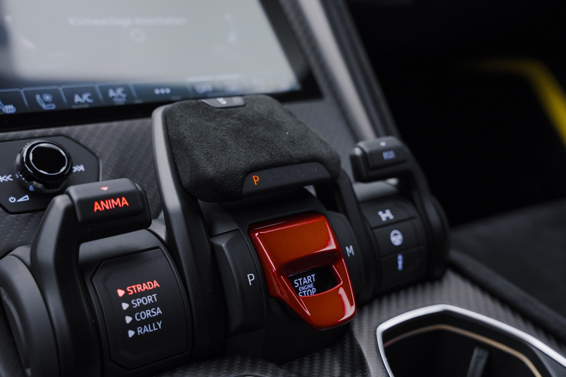 LAMBORGHINI Urus Performante *Full Carbon* *Akrapovic* *B&O*-image-55
