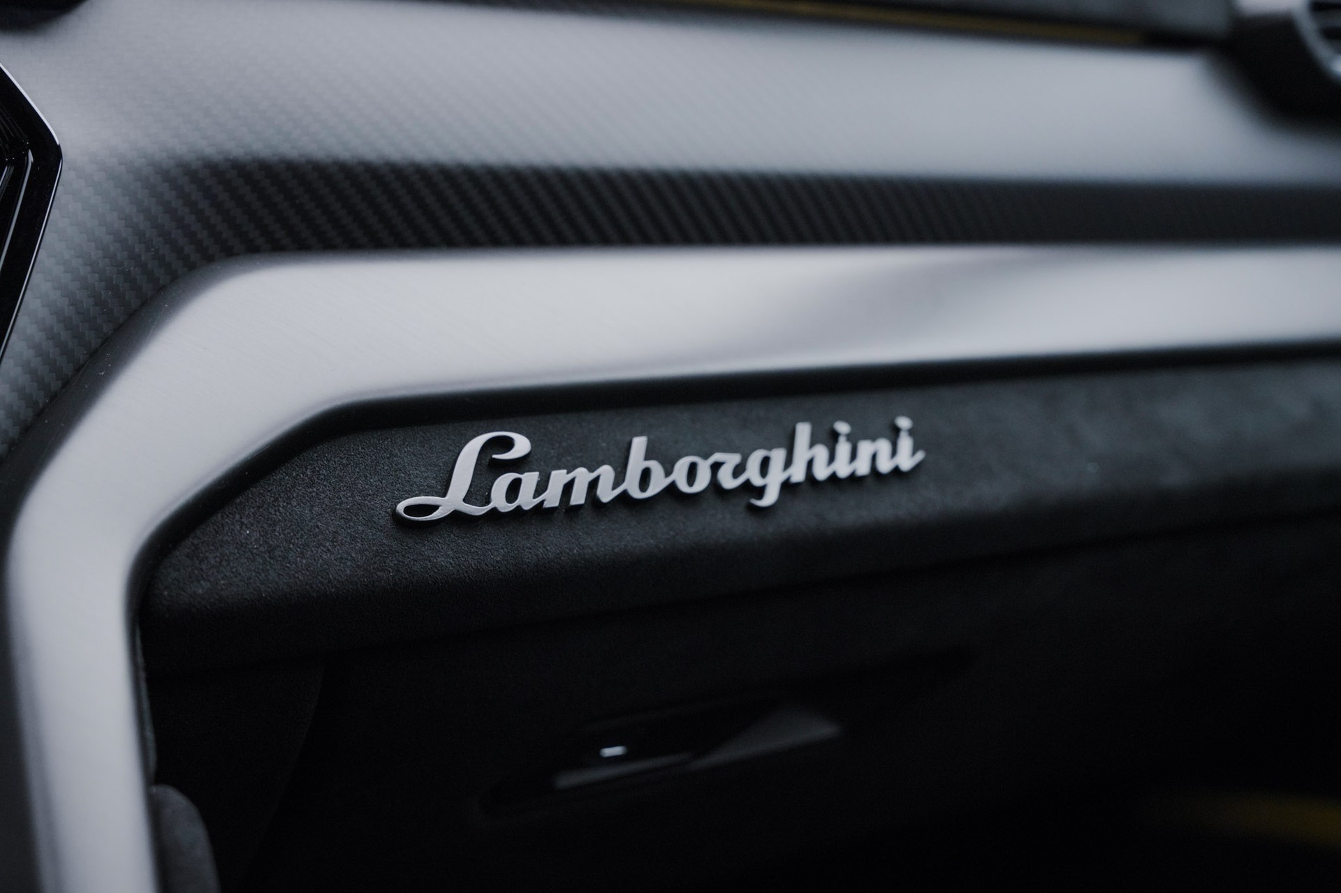 LAMBORGHINI Urus Performante *Full Carbon* *Akrapovic* *B&O*-image-38