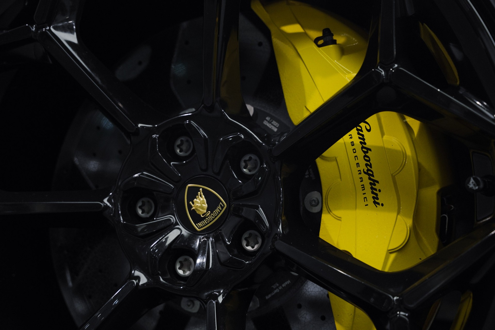 LAMBORGHINI Urus Performante *Full Carbon* *Akrapovic* *B&O*-image-23
