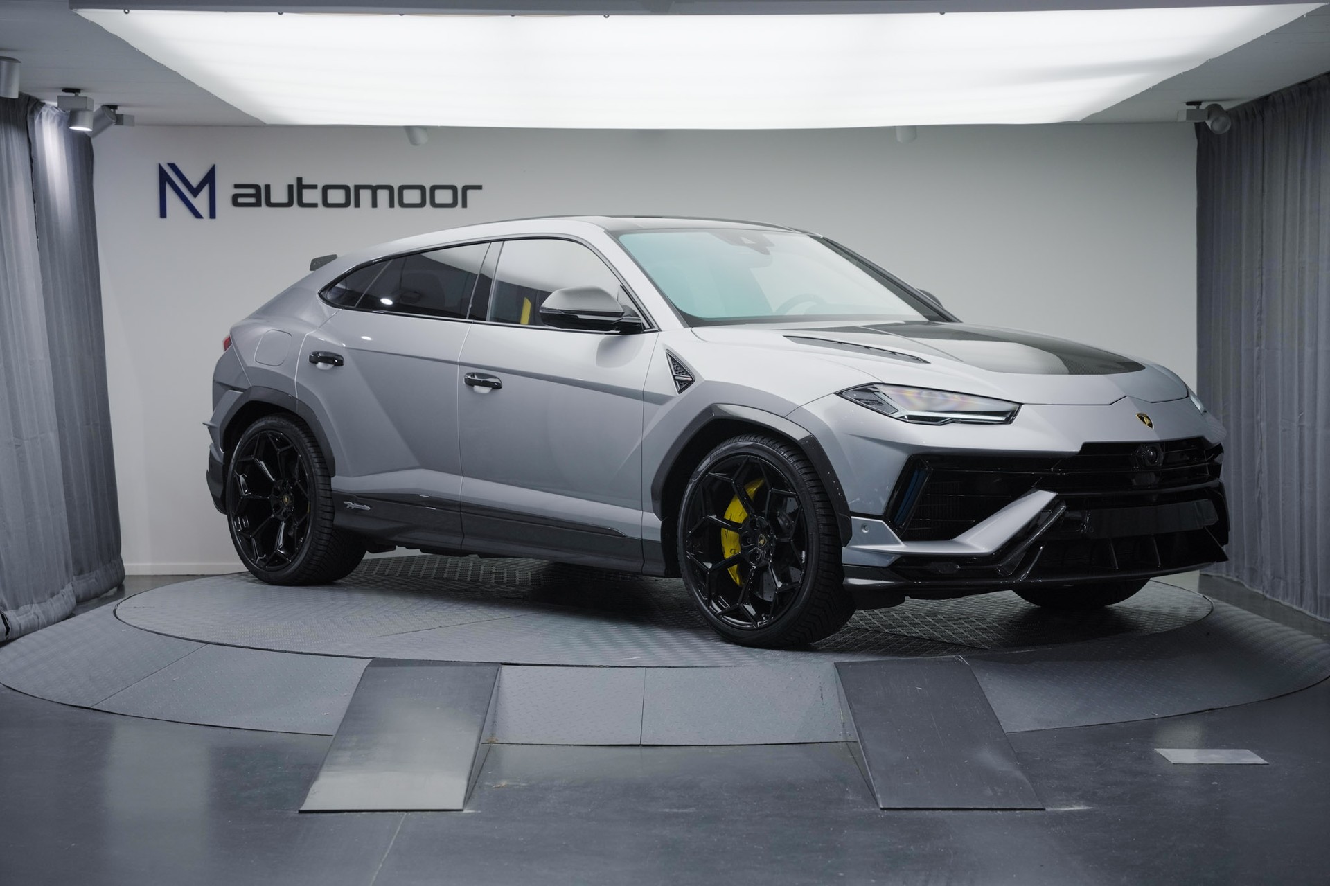 LAMBORGHINI Urus Performante *Full Carbon* *Akrapovic* *B&O*-image-2
