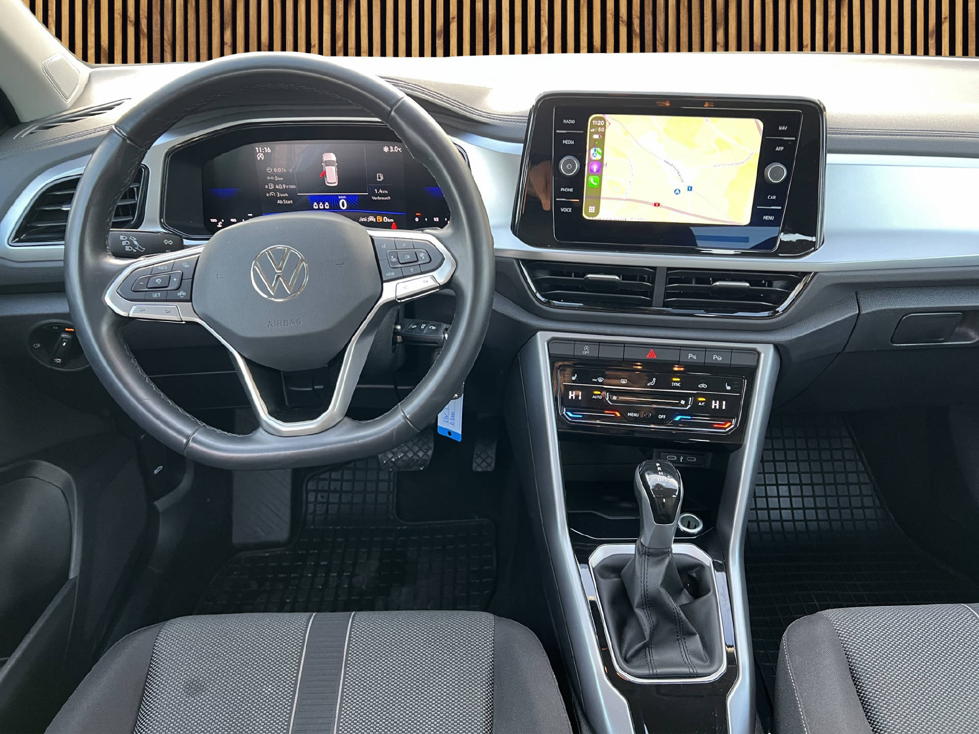 VW T-Roc 1.5 TSI Life DSG-image-11