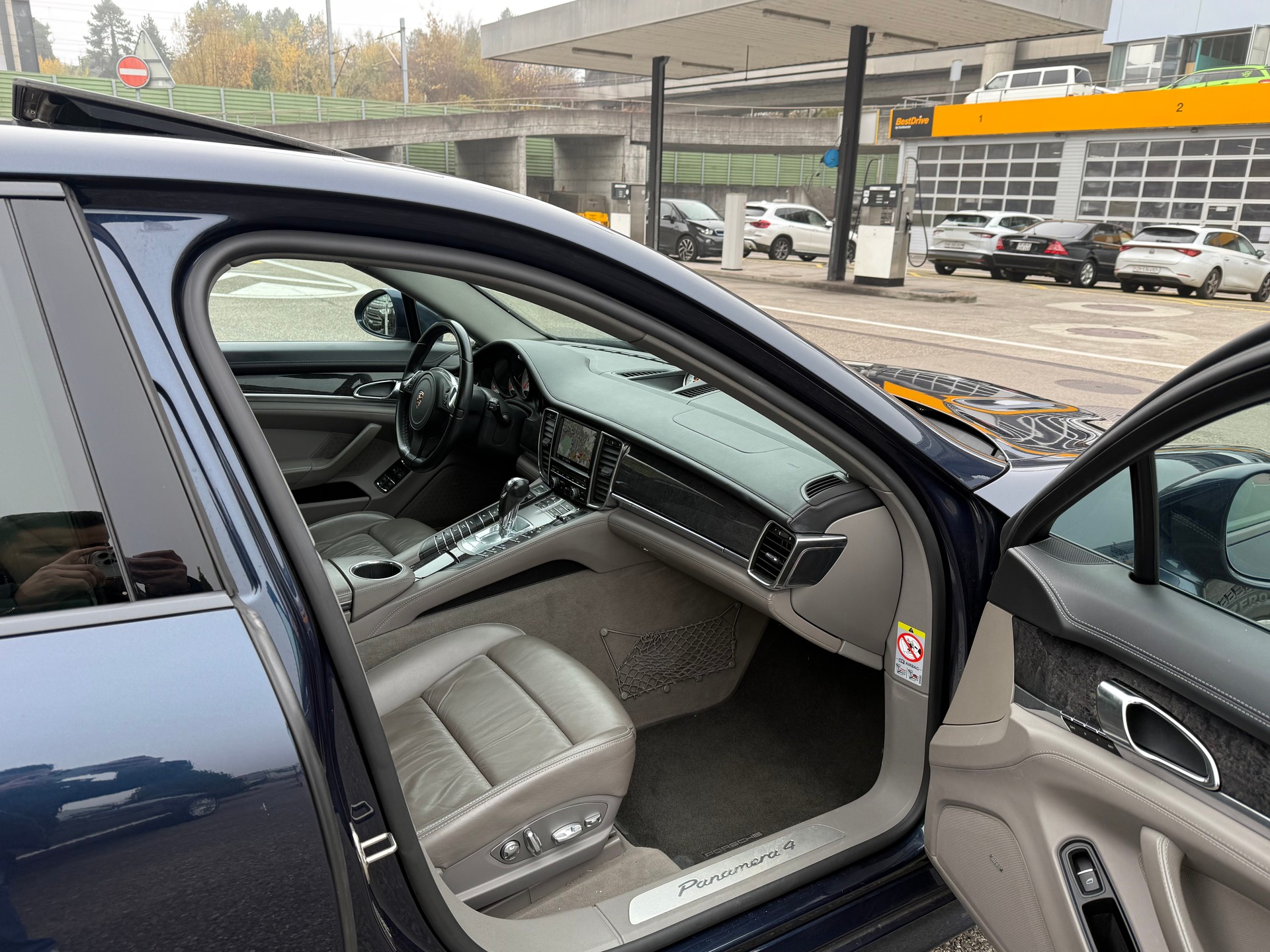 PORSCHE Panamera 4 3.6 PDK / Sportchrono / BOSE Sound / Schiebedach / Turbo Felgen / Lenkradheizung / Frisch ab MFK-image-7