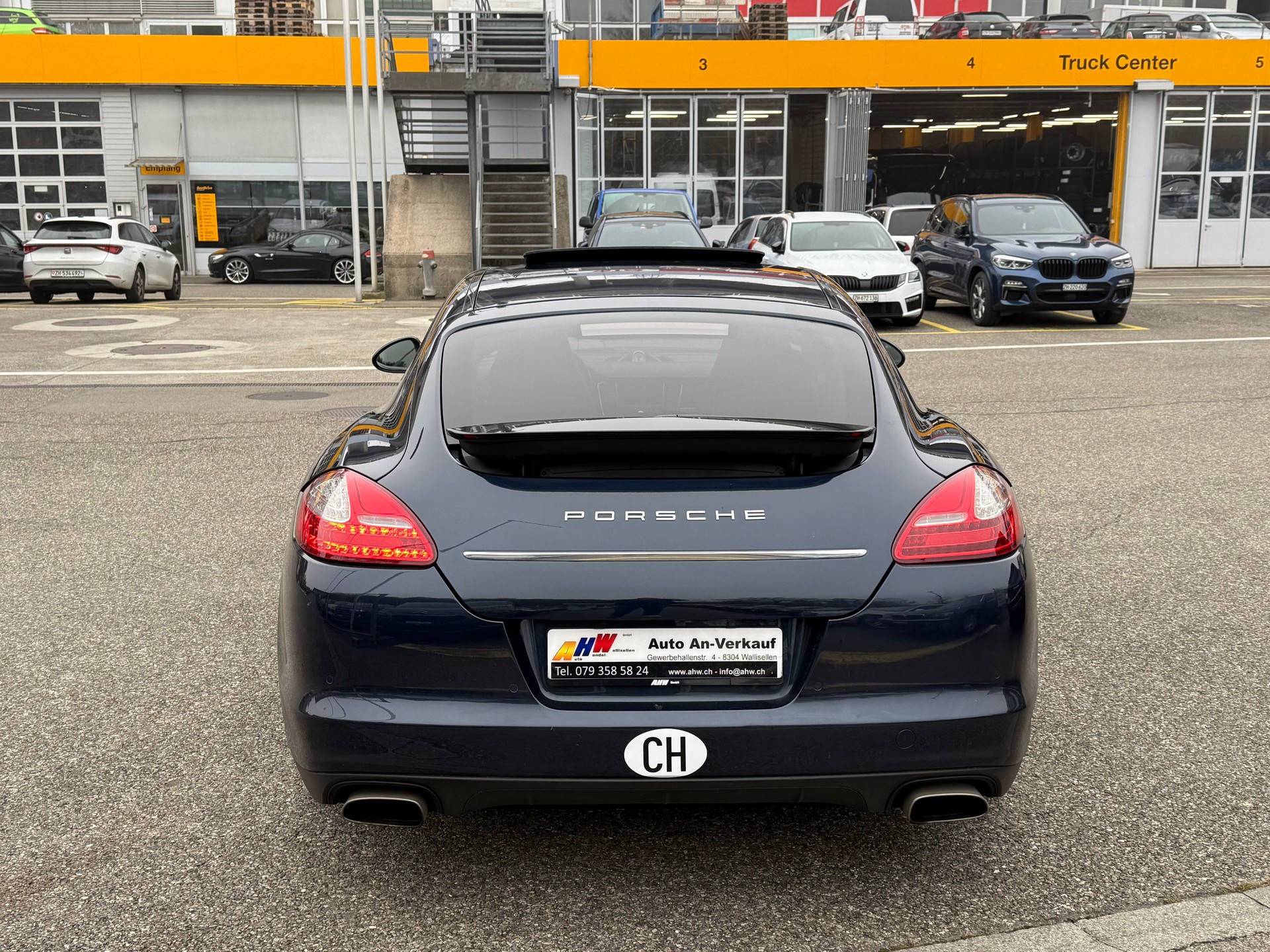 PORSCHE Panamera 4 3.6 PDK / Sportchrono / BOSE Sound / Schiebedach / Turbo Felgen / Lenkradheizung / Frisch ab MFK-image-4