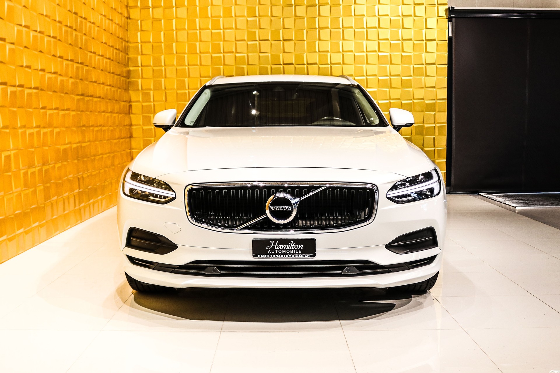 VOLVO V90 D3 Inscription Geartronic-image-2