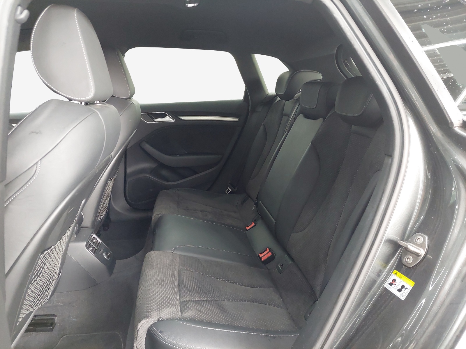 AUDI A3 Sportback 1.5 TFSI S-tronic Sport-image-11