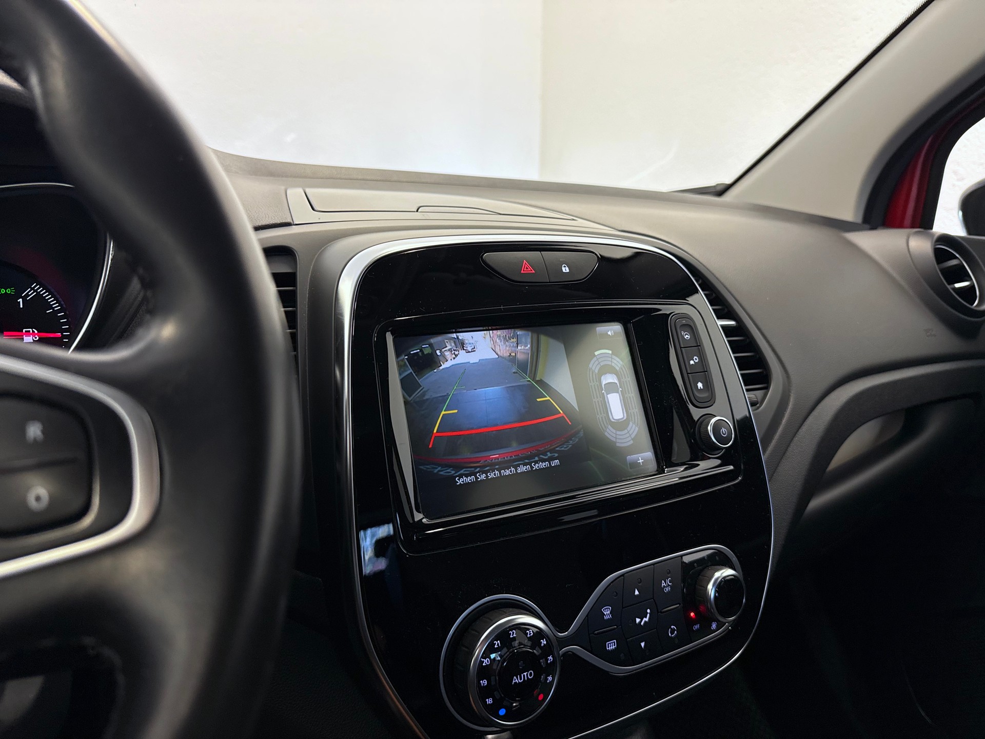 RENAULT Captur 1.2 T 16V 90th Anniversary EDC-image-16