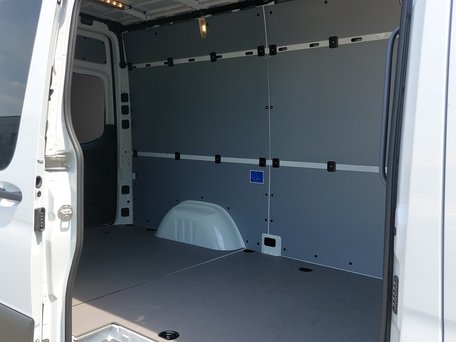 MERCEDES-BENZ Sprinter 317 CDI Standard 9G-TRONIC-image-7