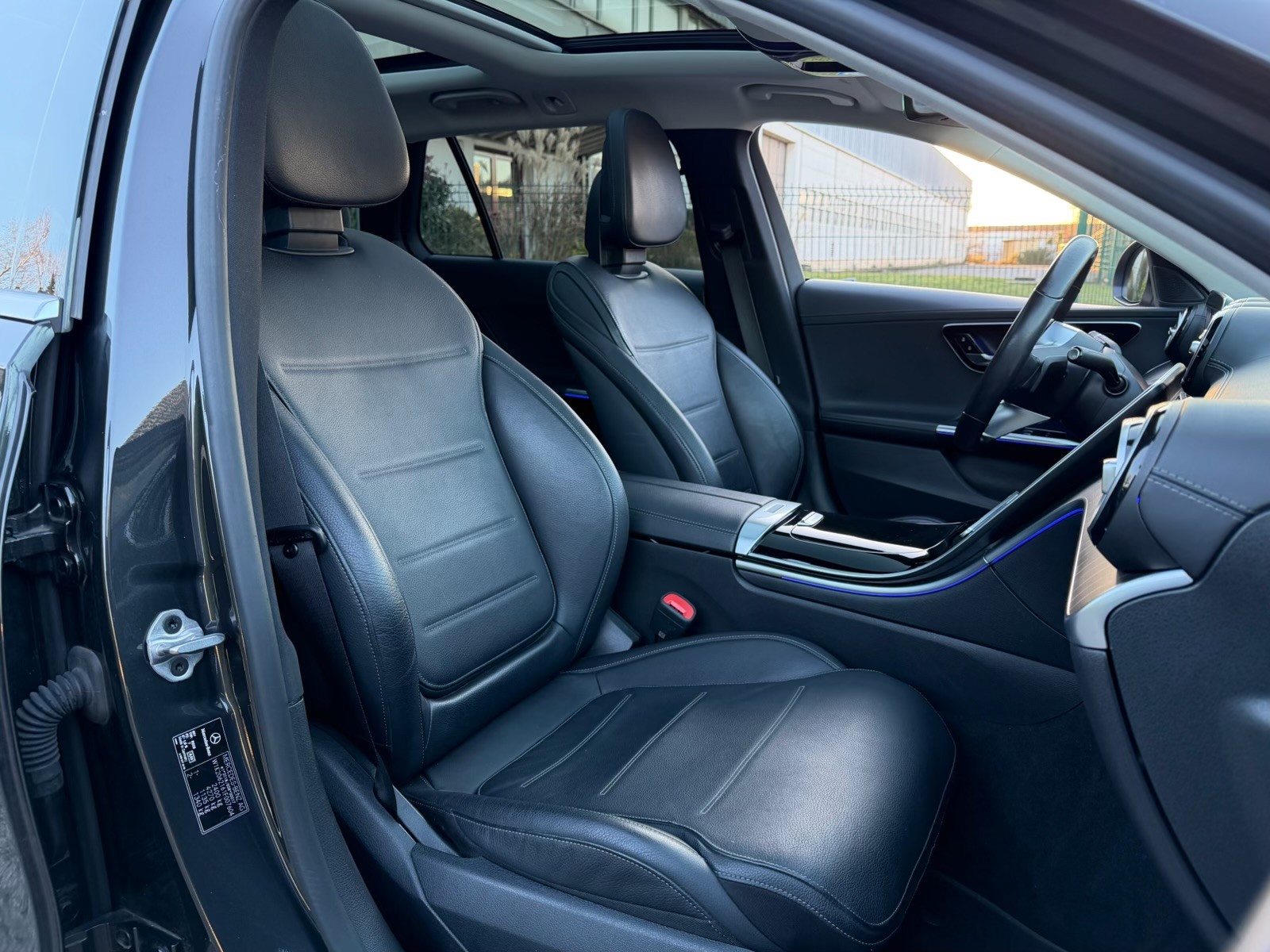 MERCEDES-BENZ C 220 d Avantgarde-image-3