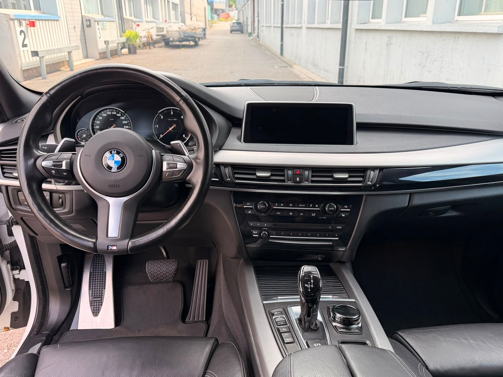 BMW X5 xDrive 30d Pure M Sport Steptronic-image-5