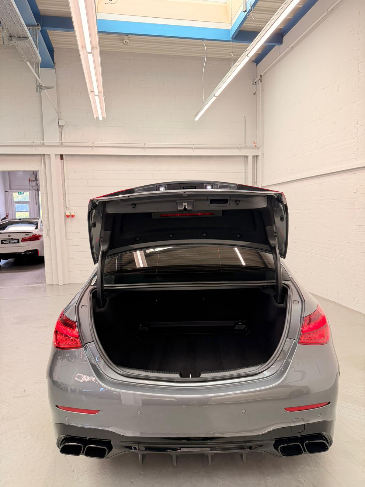MERCEDES-BENZ C 300 4Matic AMG (C63 AMG Bodykit) Limited Grey Performance Garantie & Gratisservice-image-9