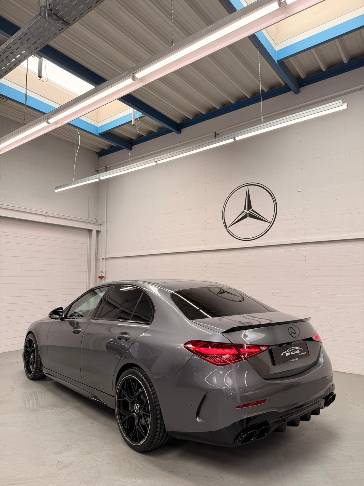 MERCEDES-BENZ C 300 4Matic AMG (C63 AMG Bodykit) Limited Grey Performance Garantie & Gratisservice-image-6