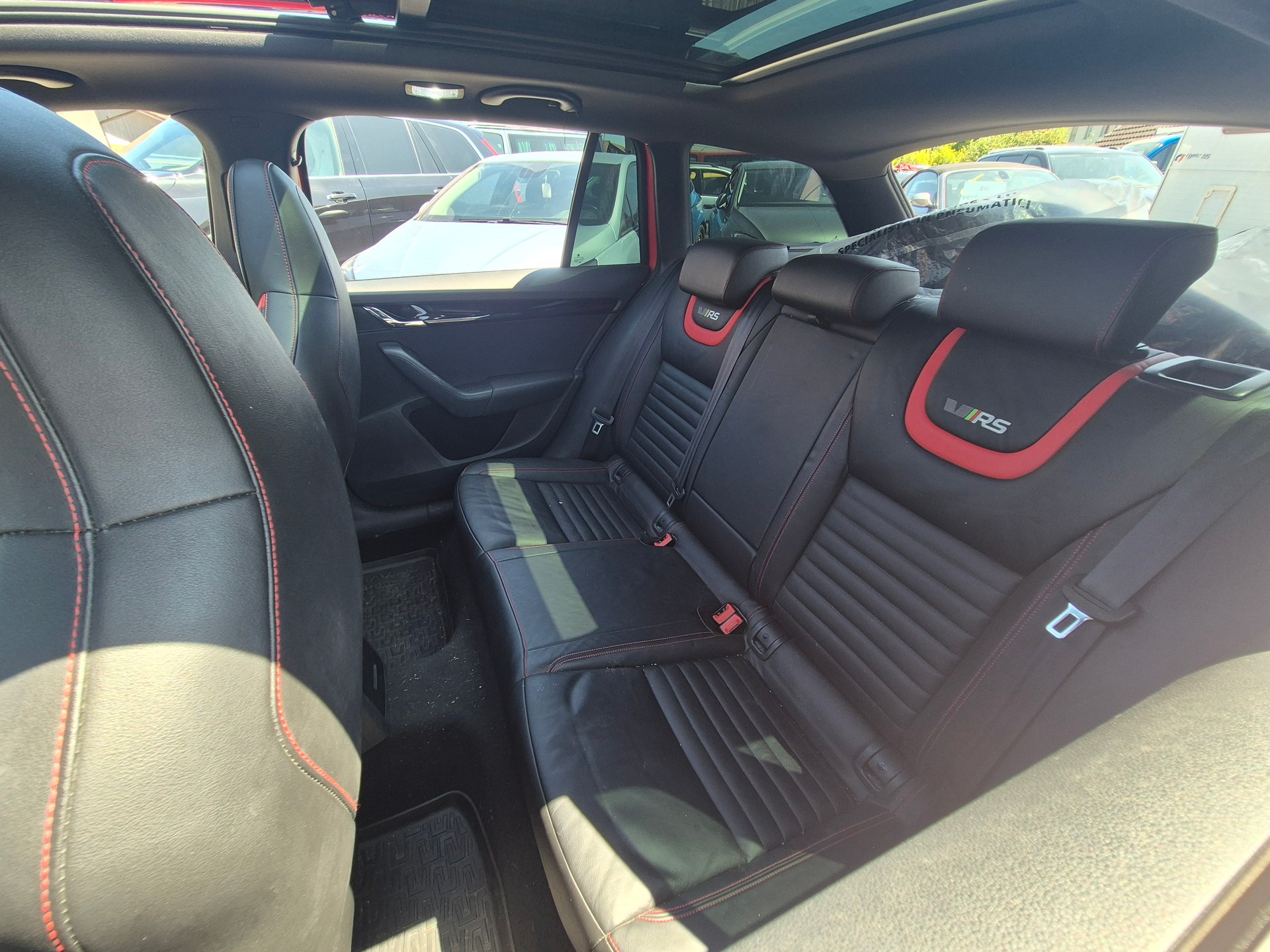 SKODA Octavia Combi RS 230PS Automat Top Ausstattung-image-9