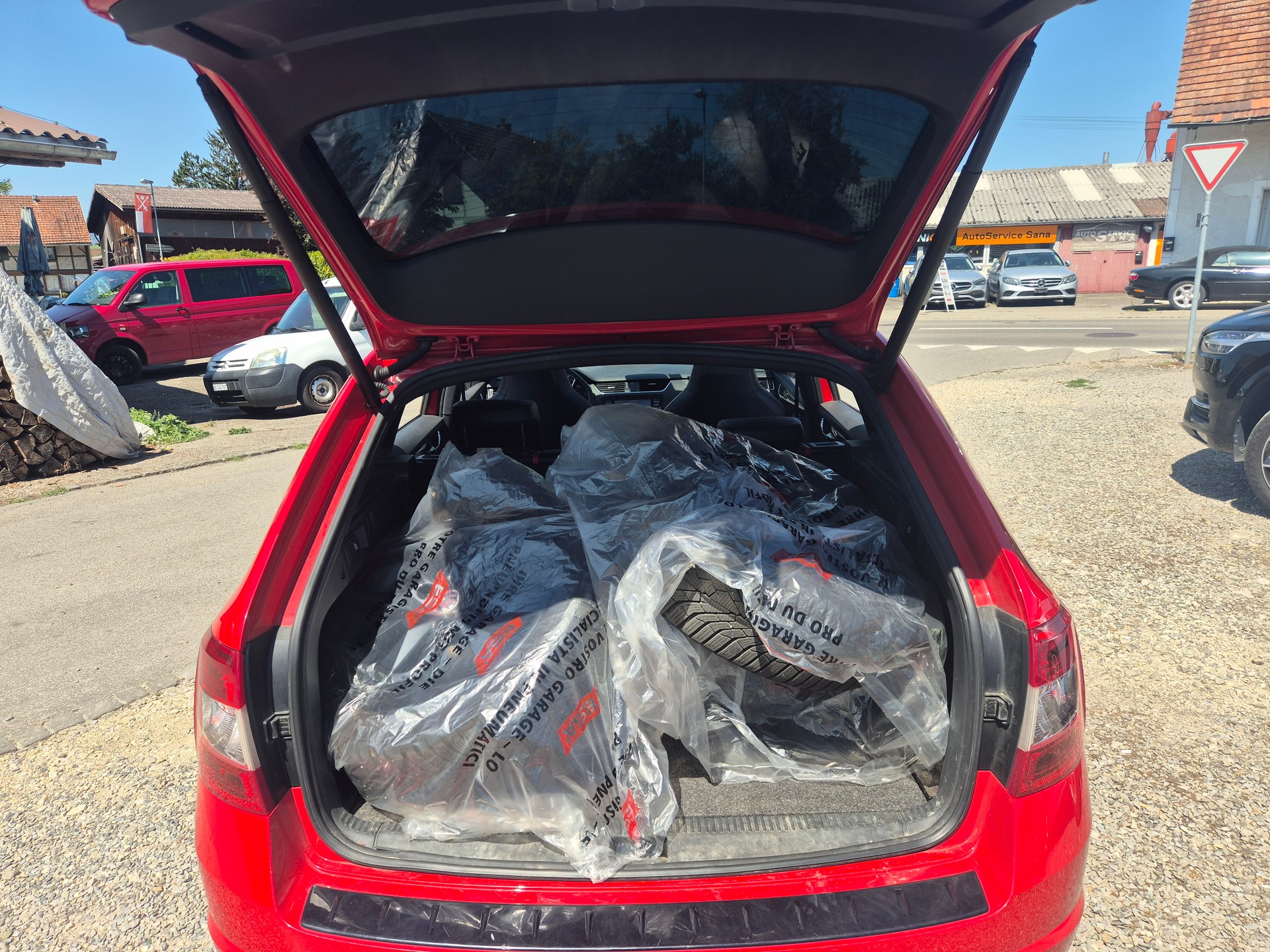 SKODA Octavia Combi RS 230PS Automat Top Ausstattung-image-6