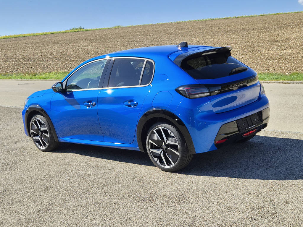 PEUGEOT 208 1.2 Hybrid 110cv Allure-image-2