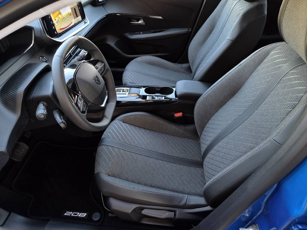 PEUGEOT 208 1.2 Hybrid 110cv Allure-image-7