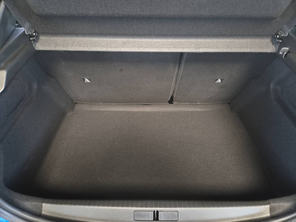 PEUGEOT 208 1.2 Hybrid 110cv Allure-image-10
