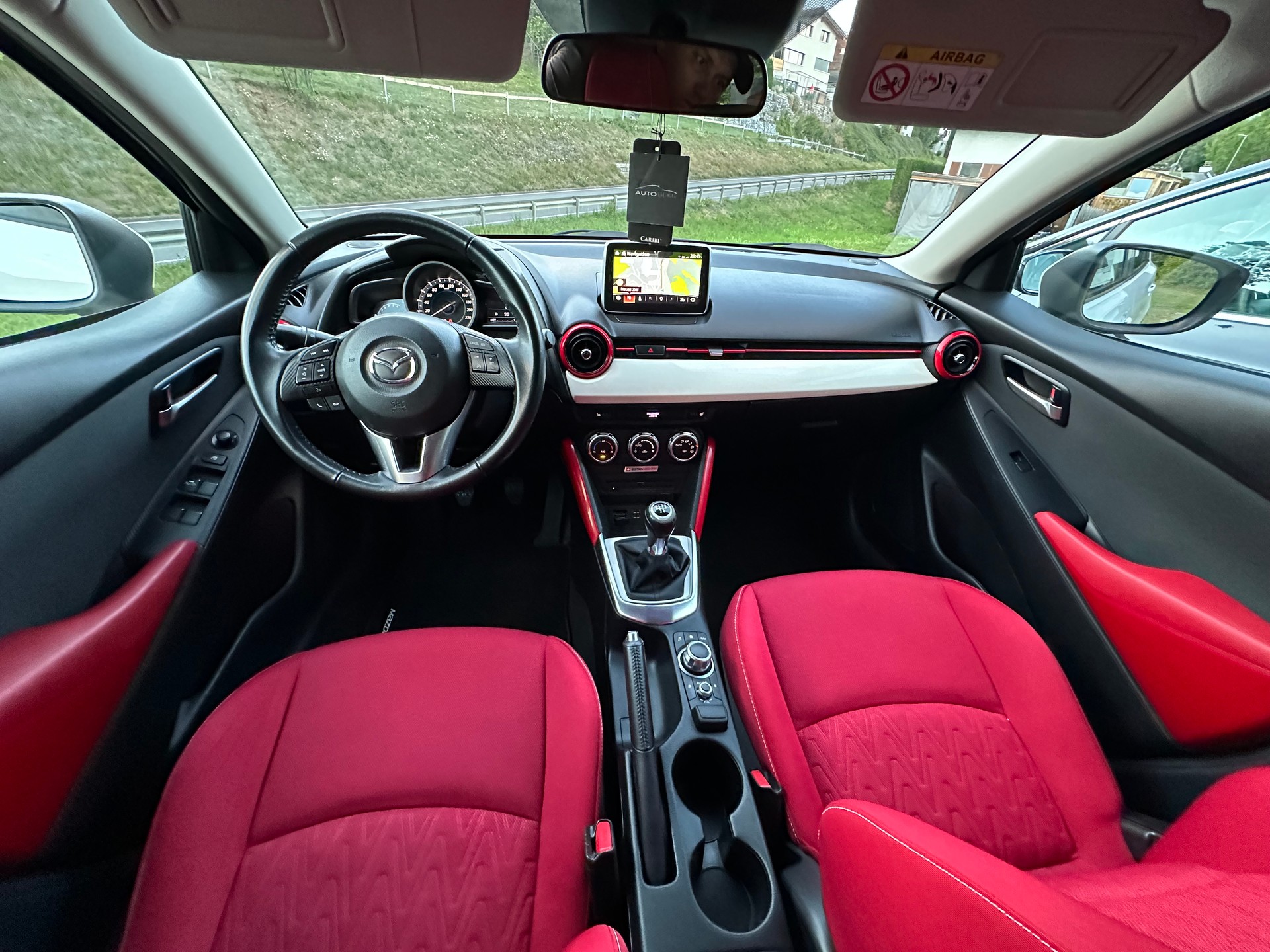 MAZDA 1.5 90 Swiss Edition-image-4