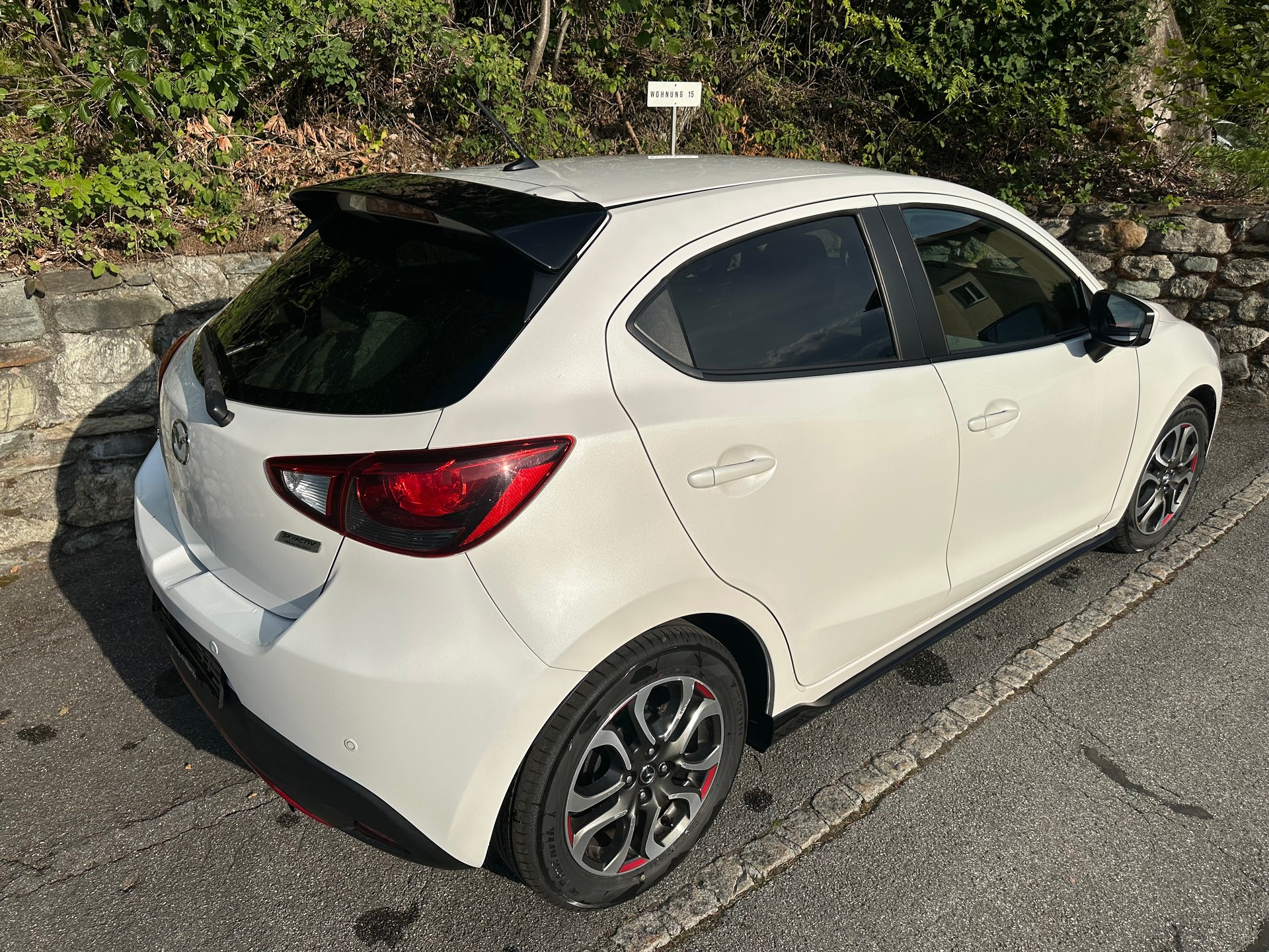 MAZDA 1.5 90 Swiss Edition-image-3
