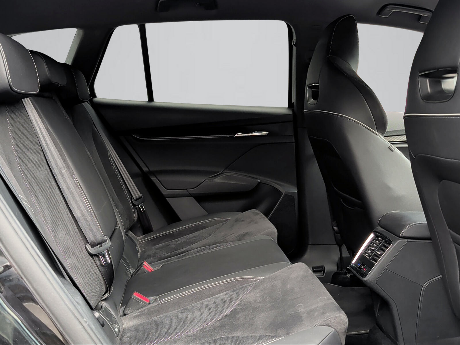 SKODA Enyaq iV 80 SportLine-image-8