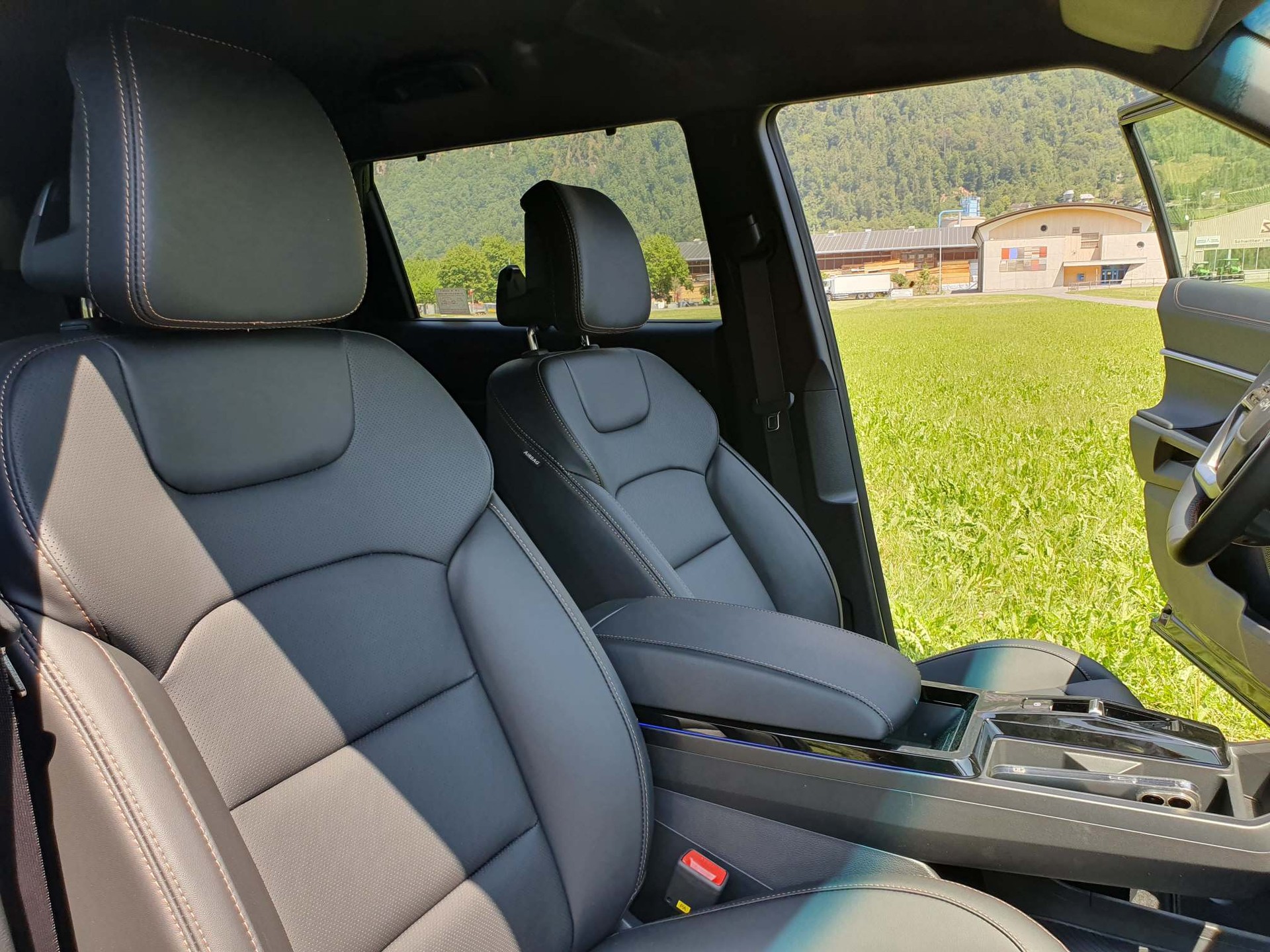 KGM-SsangYong Torres 1.5 T-Gdi Black Edition 4WD-image-10