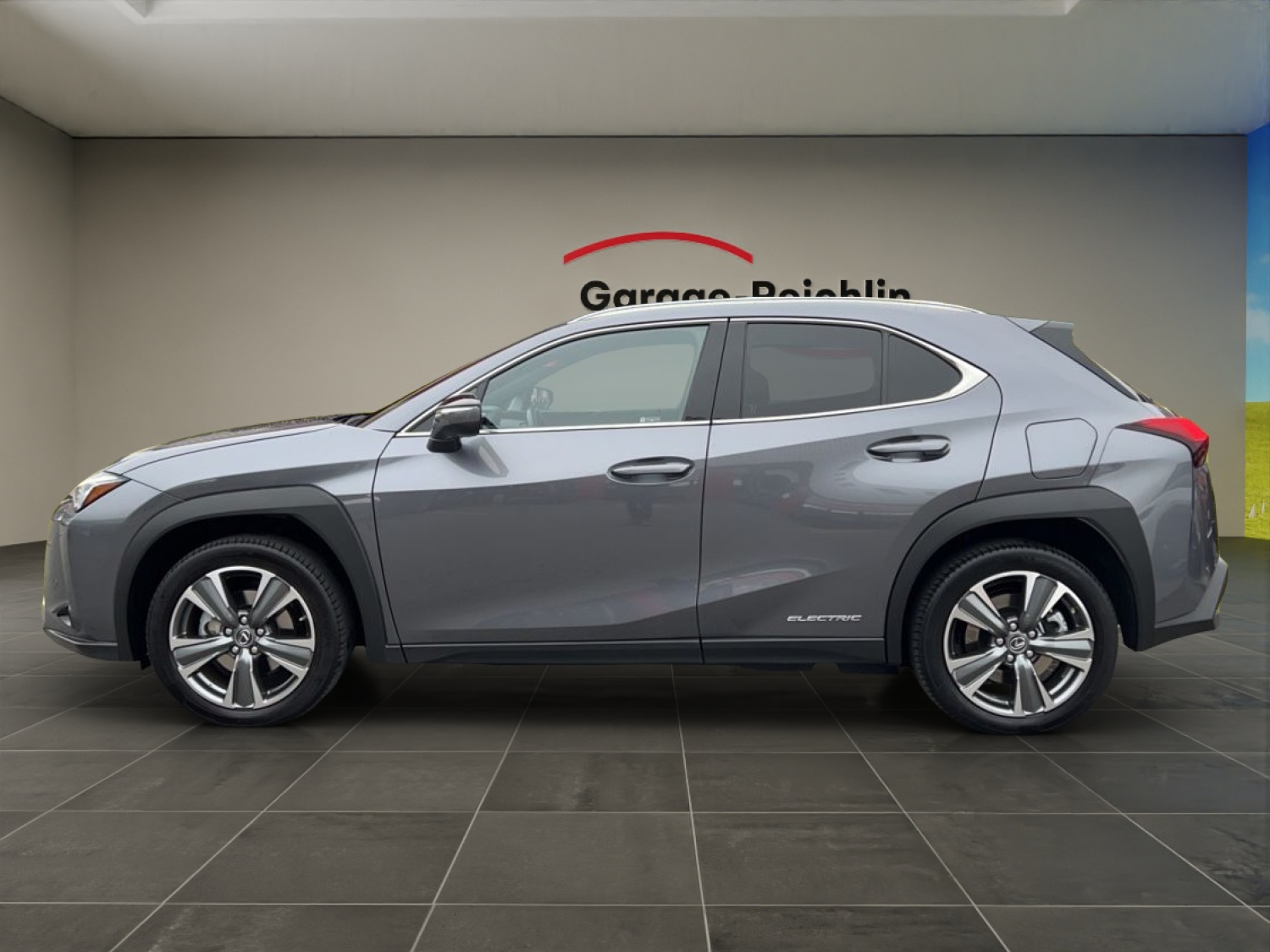 LEXUS UX 300e Excellence-image-1