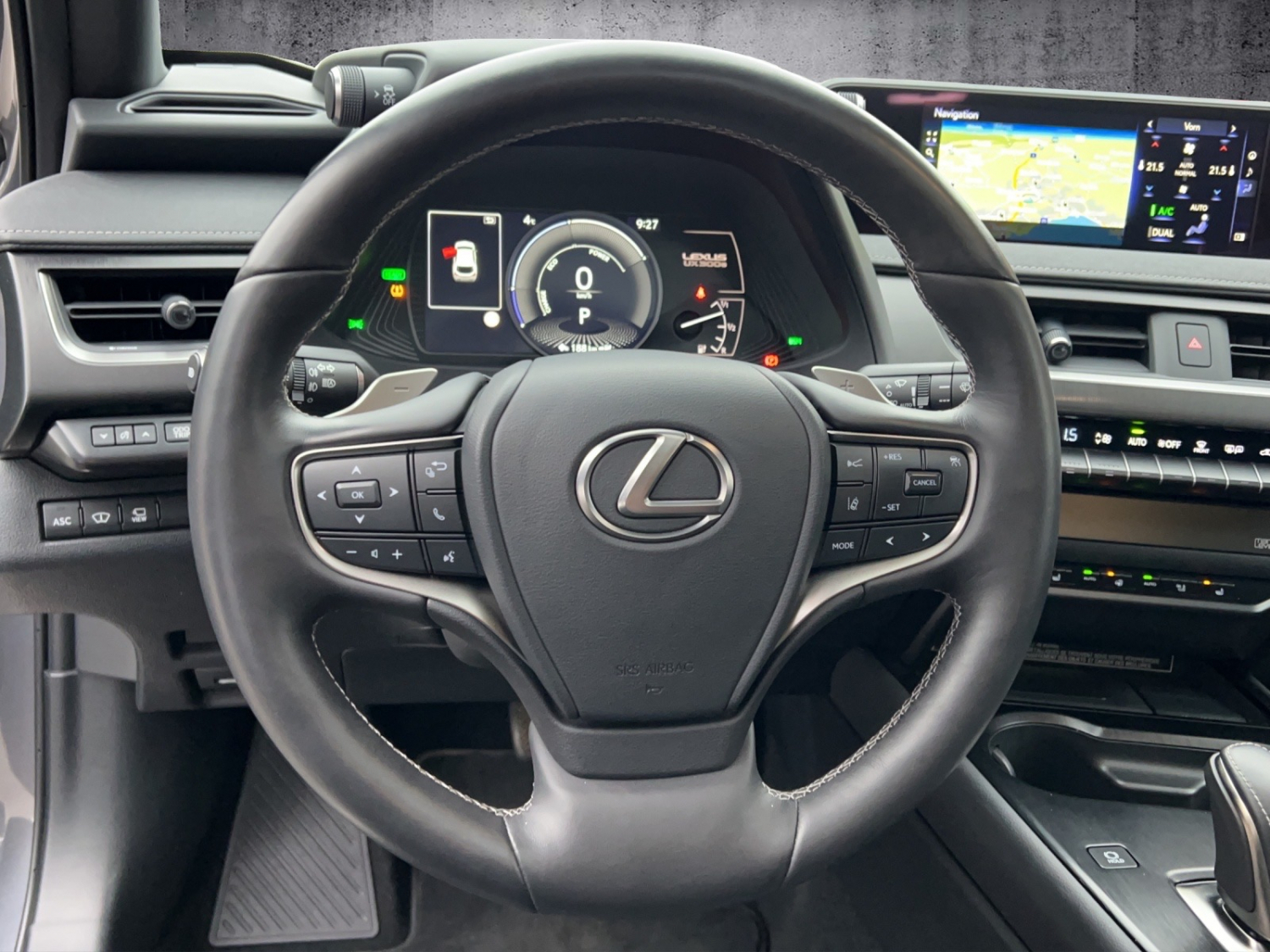 LEXUS UX 300e Excellence-image-11