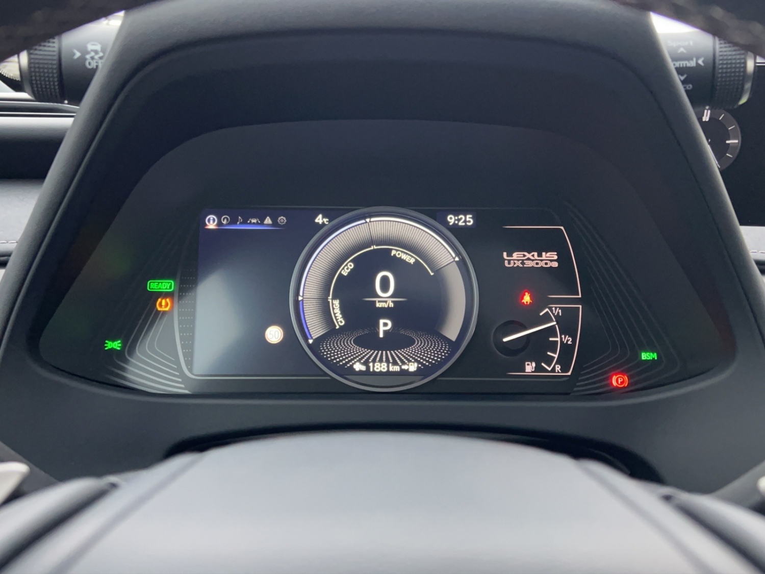 LEXUS UX 300e Excellence-image-14