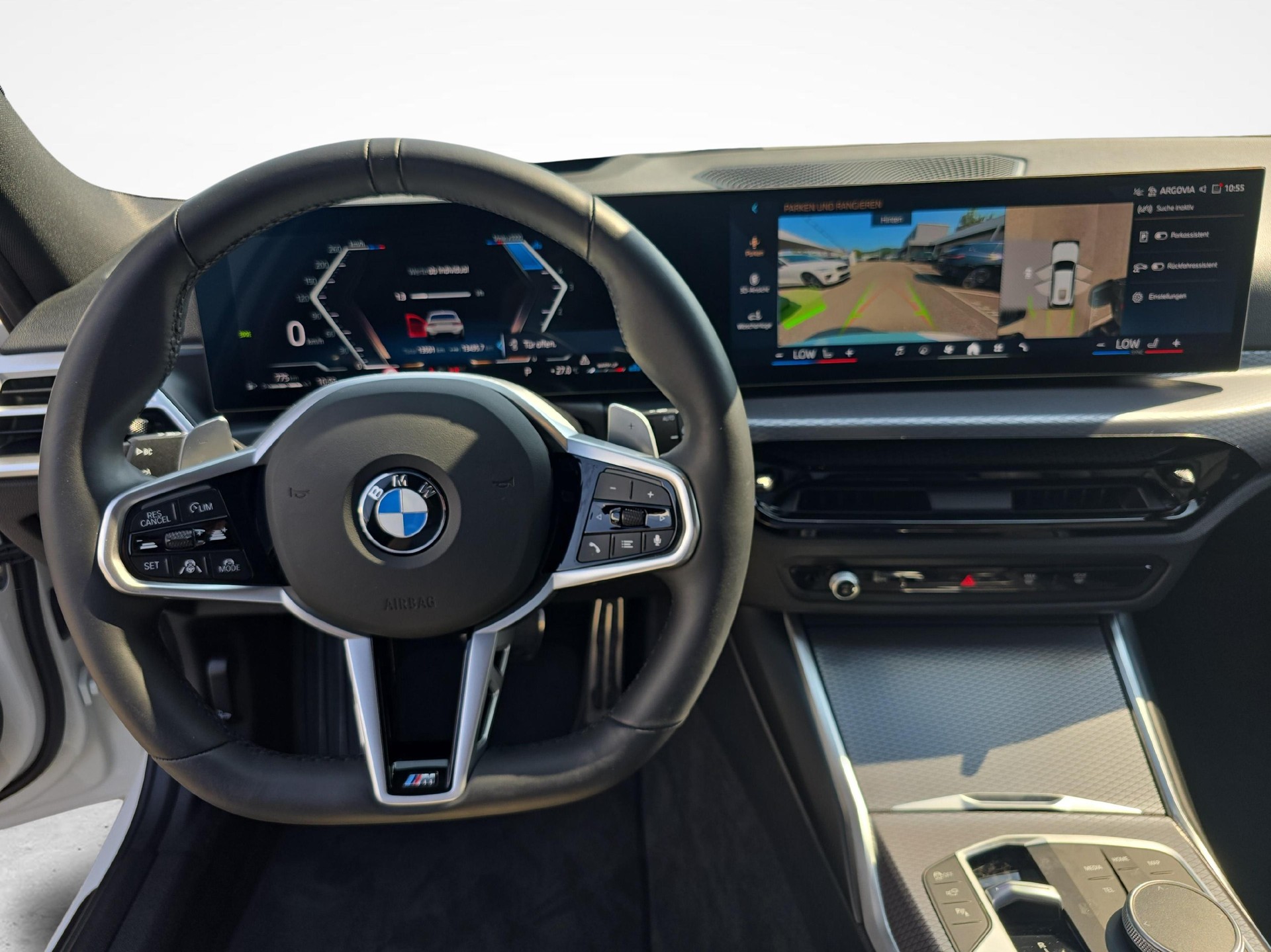 BMW 320d xDrive Touring-image-12