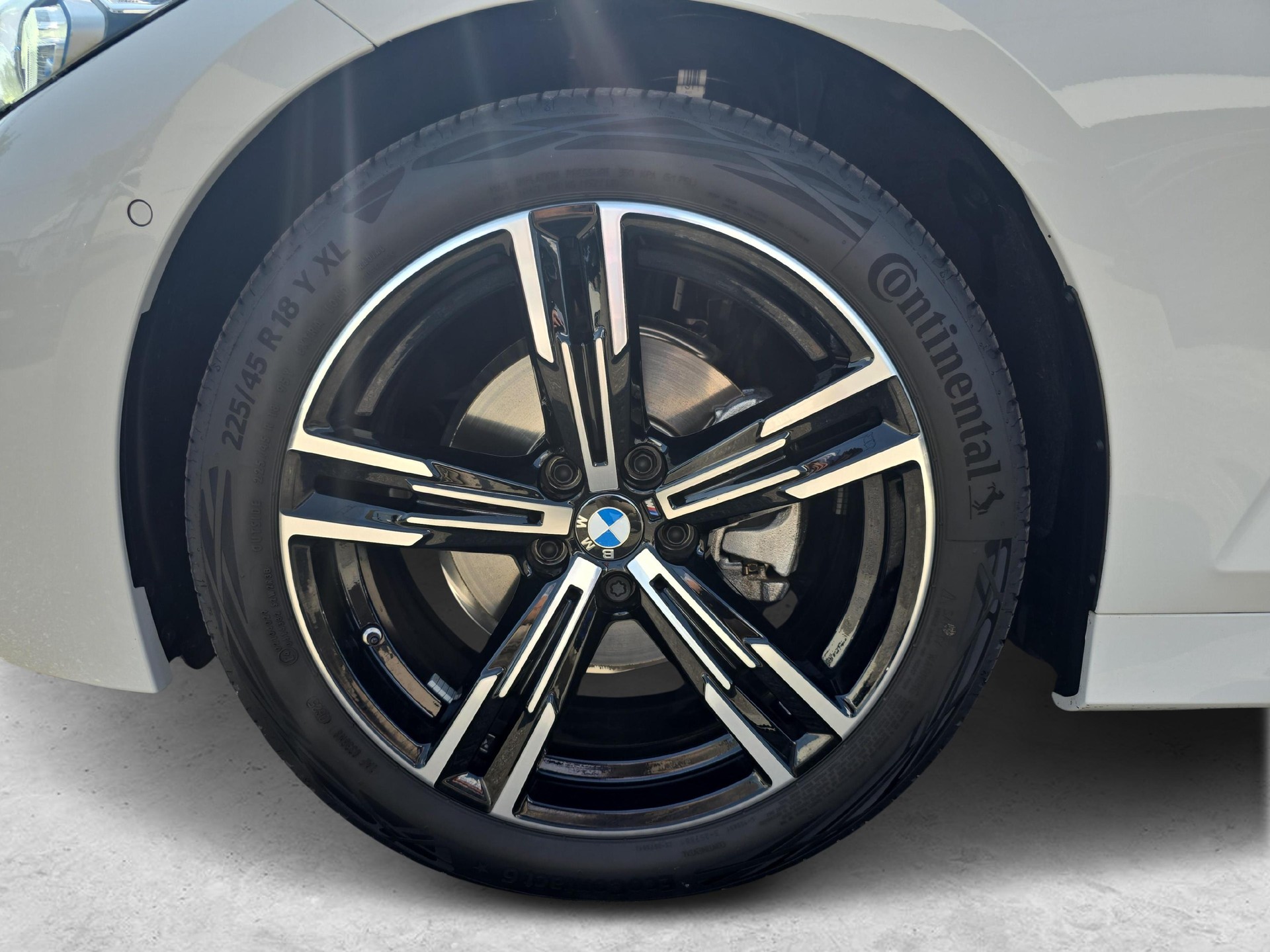 BMW 320d xDrive Touring-image-19