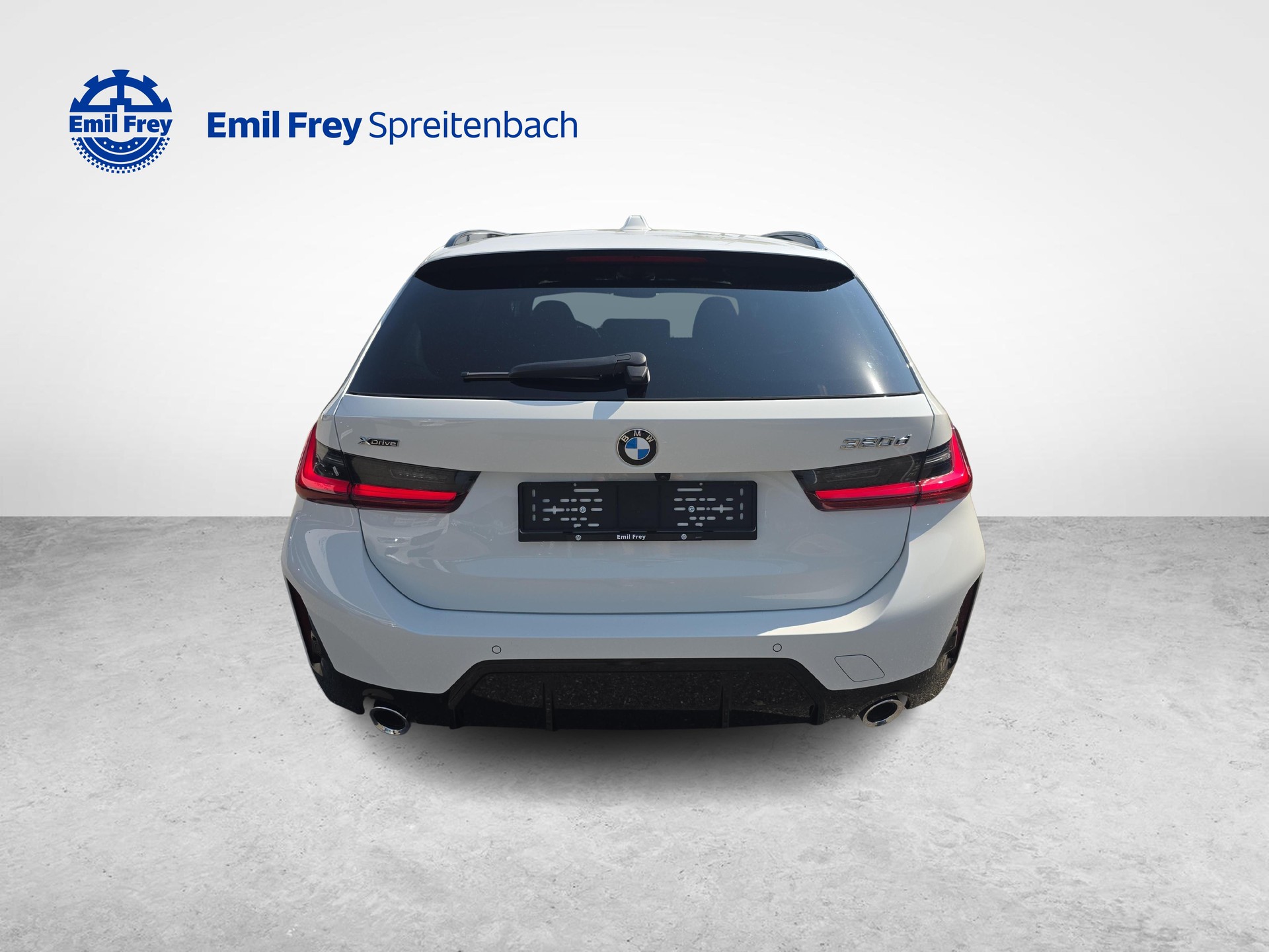 BMW 320d xDrive Touring-image-3