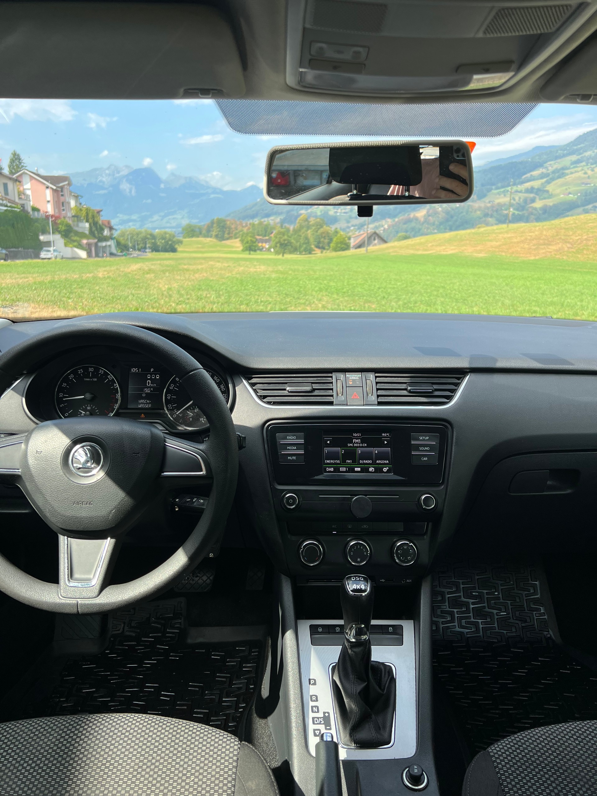 SKODA Octavia Combi 2.0 TDI Ambition 4x4 DSG-image-5