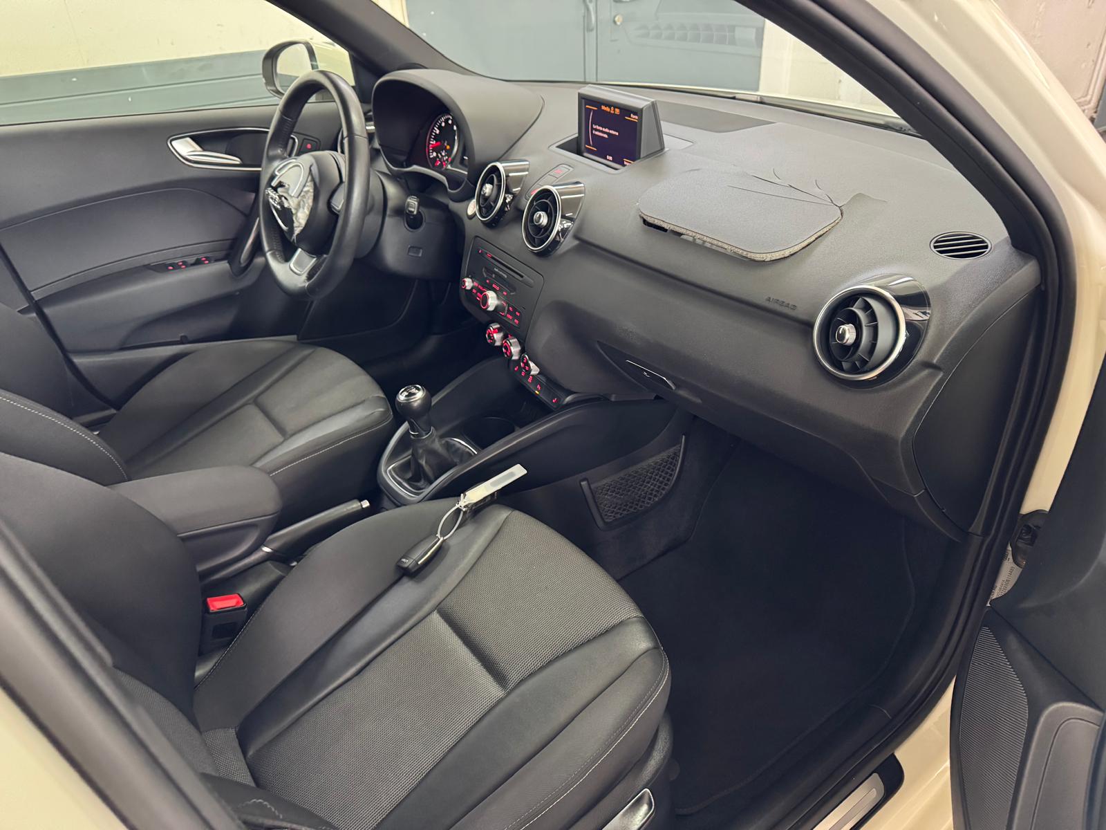 AUDI A1 Sportback 1.2 TFSI Attraction-image-11