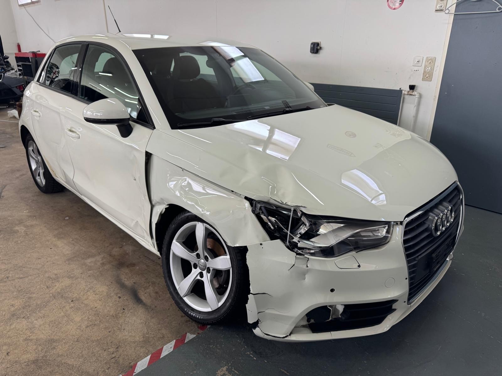 AUDI A1 Sportback 1.2 TFSI Attraction-image-4