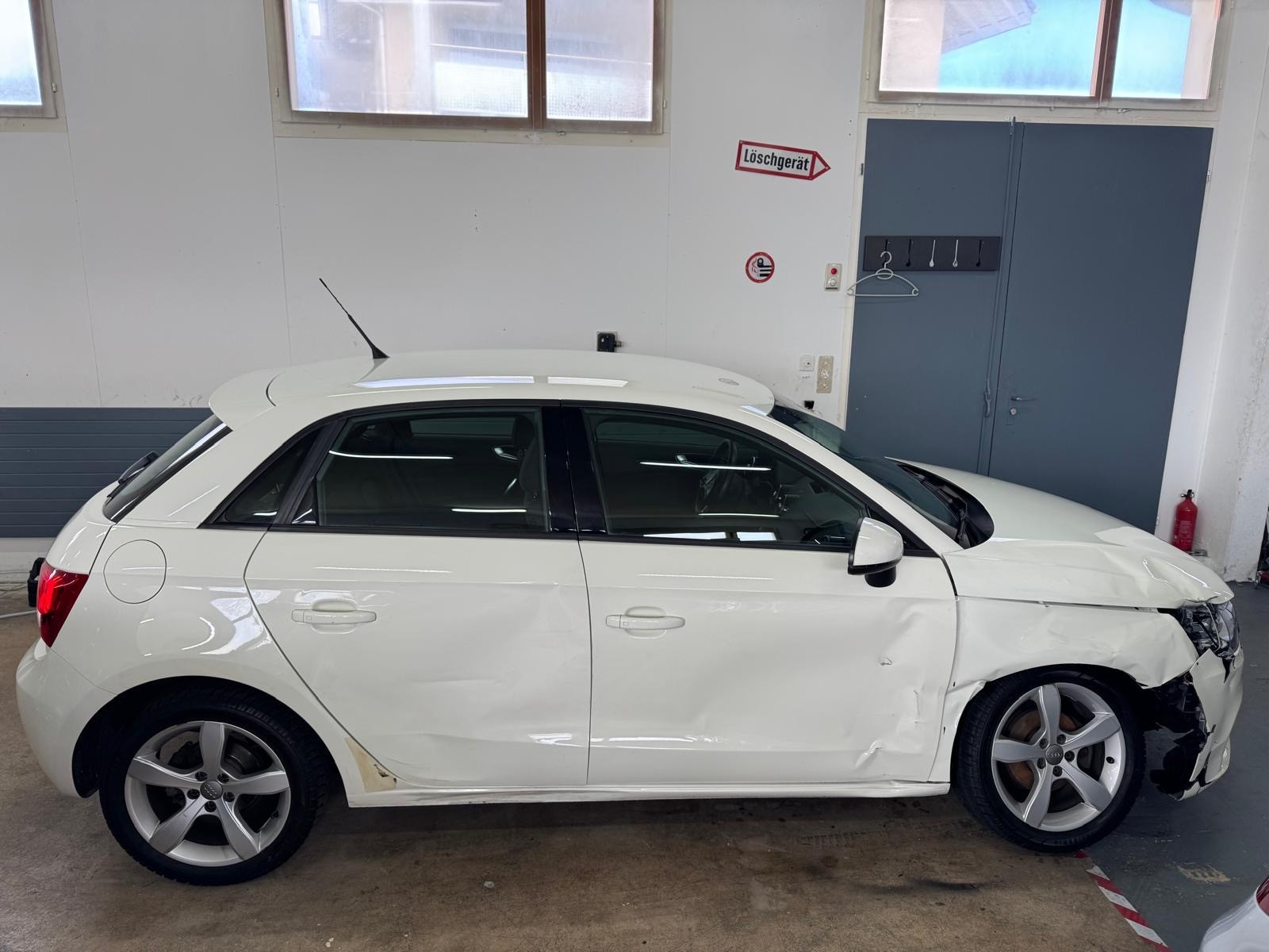 AUDI A1 Sportback 1.2 TFSI Attraction-image-3