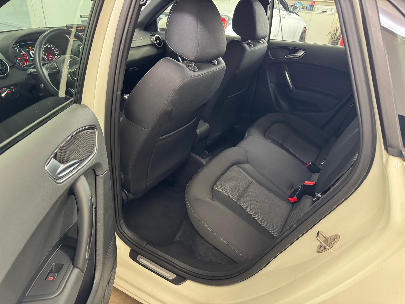 AUDI A1 Sportback 1.2 TFSI Attraction-image-9
