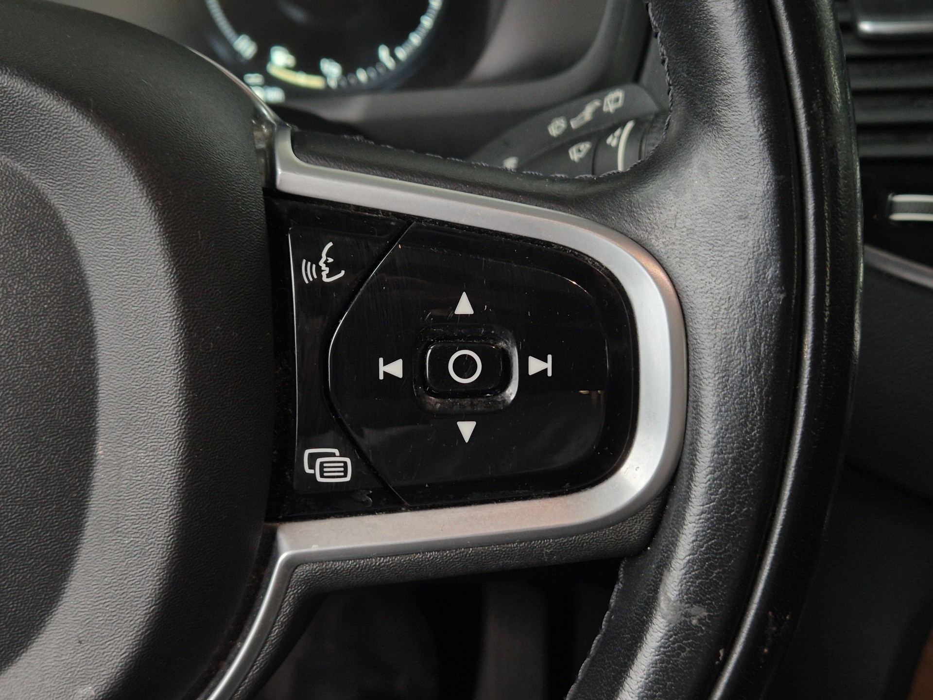 VOLVO XC90 T8 eAWD PluginHybrid Inscription Geartronic-image-18