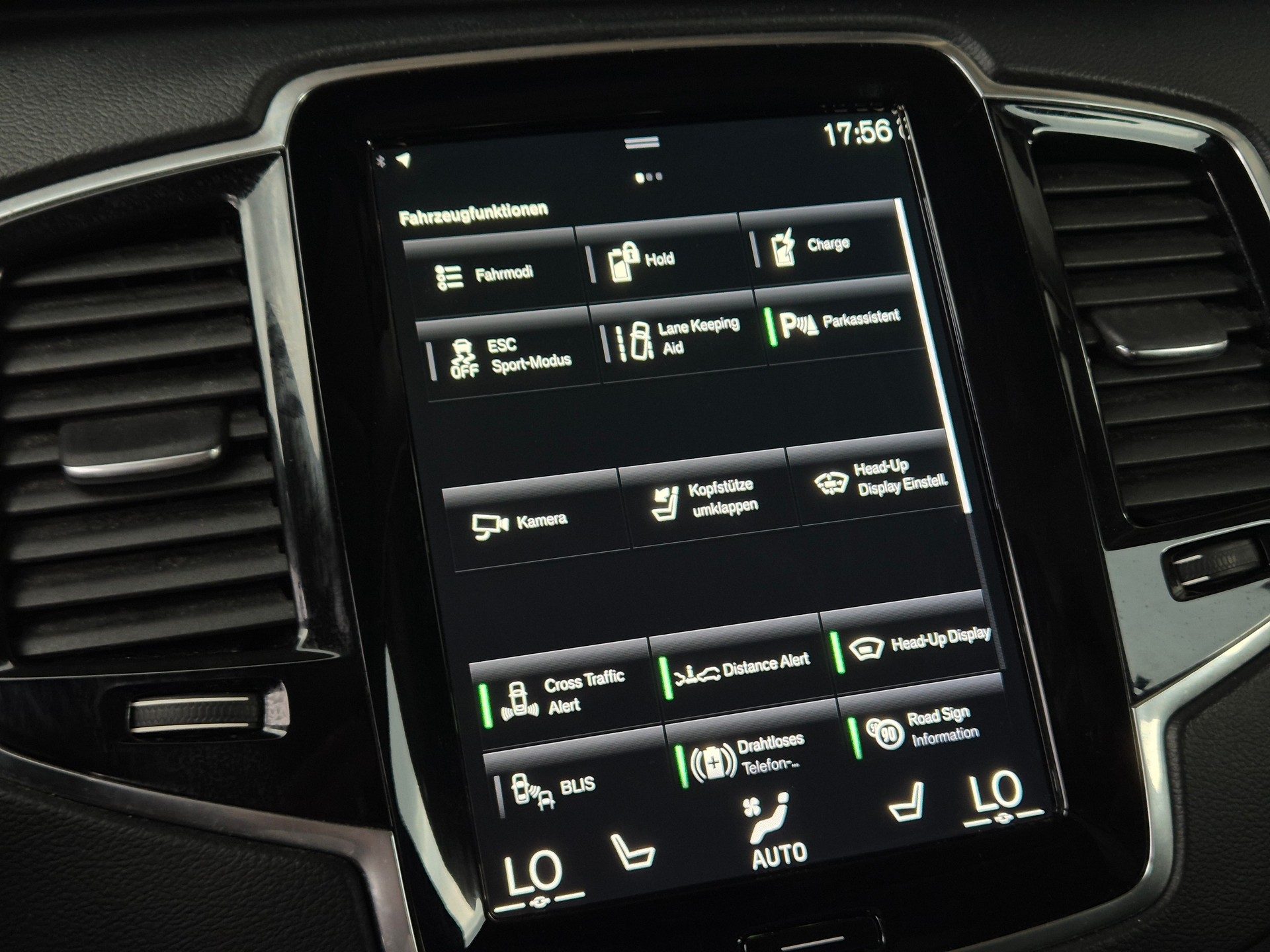 VOLVO XC90 T8 eAWD PluginHybrid Inscription Geartronic-image-23