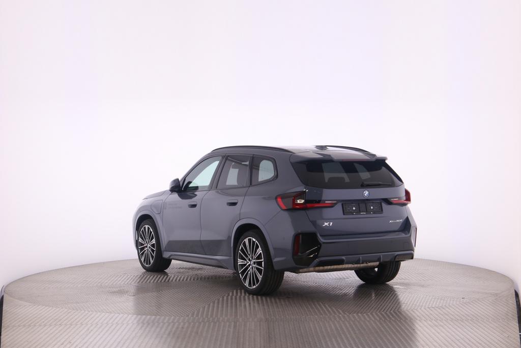BMW X1 30e xDrive-image-4