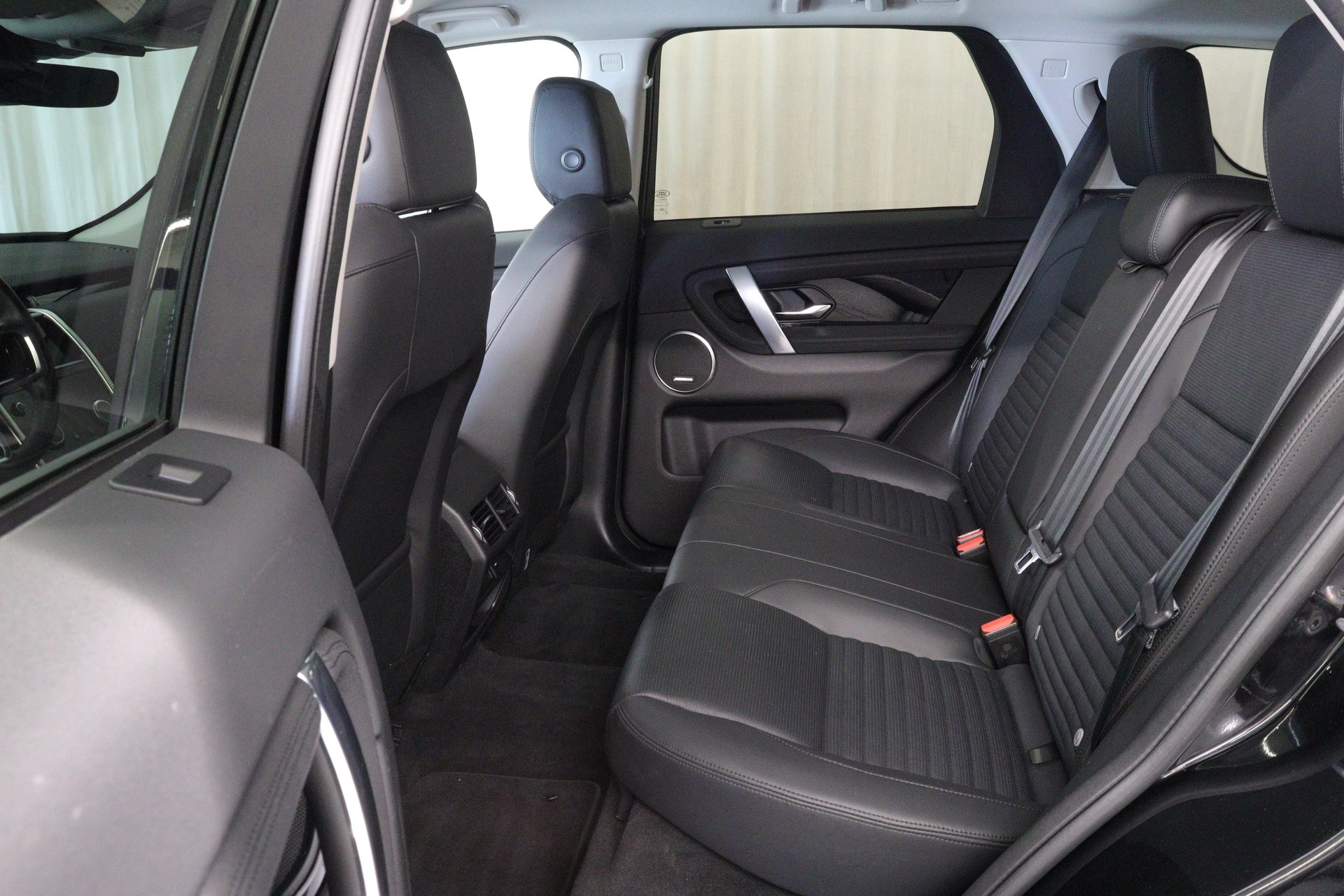 LAND ROVER Discovery Sport 2.0 SD4 200 SE-image-2