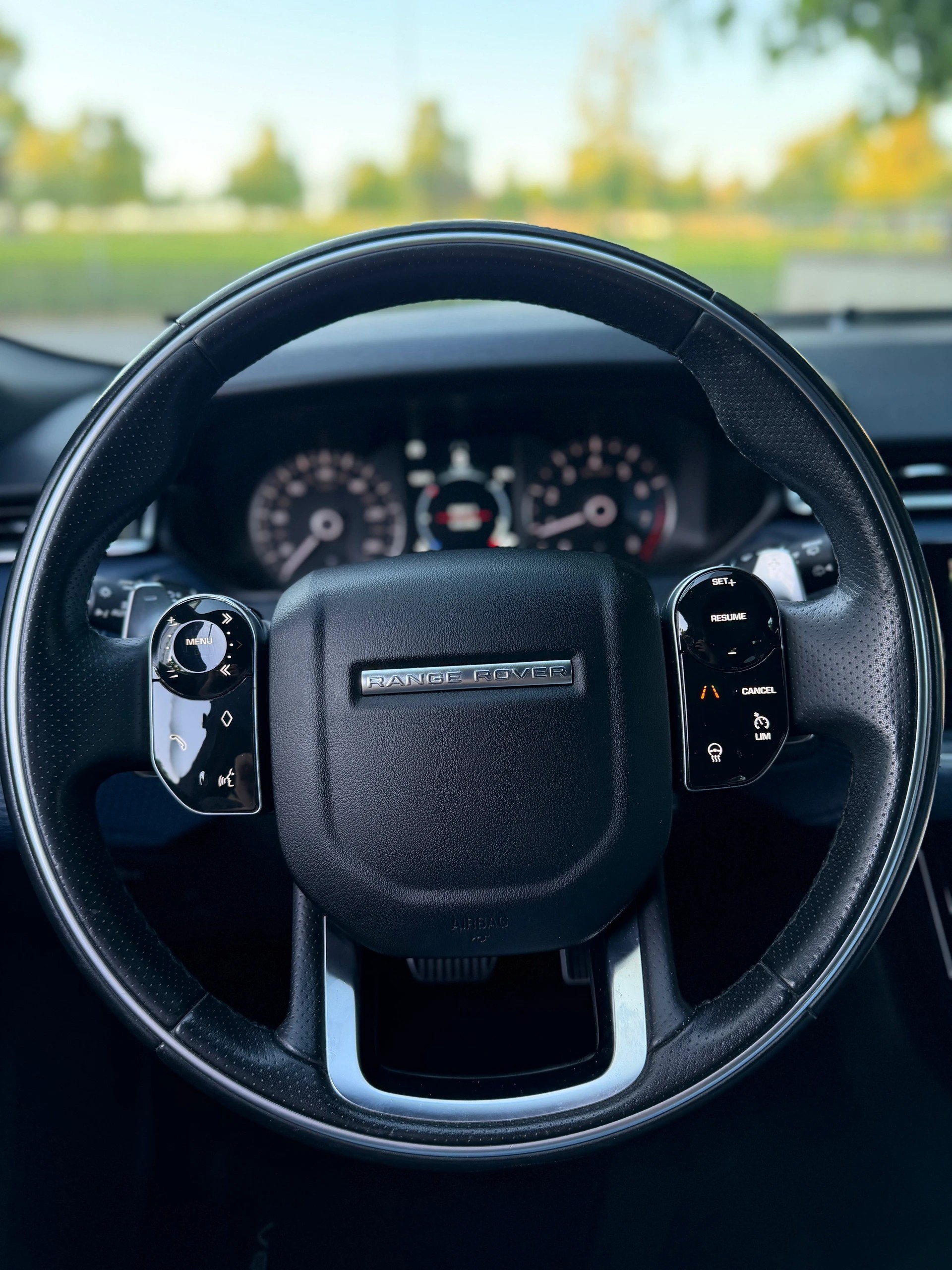 LAND ROVER Range Rover Velar R-Dynamic P 250 HSE Automatic / Ab MFK /Service gepflegt /36 Monate Garantie exkl./Meridian/LED/Bi-Color Leder-image-14