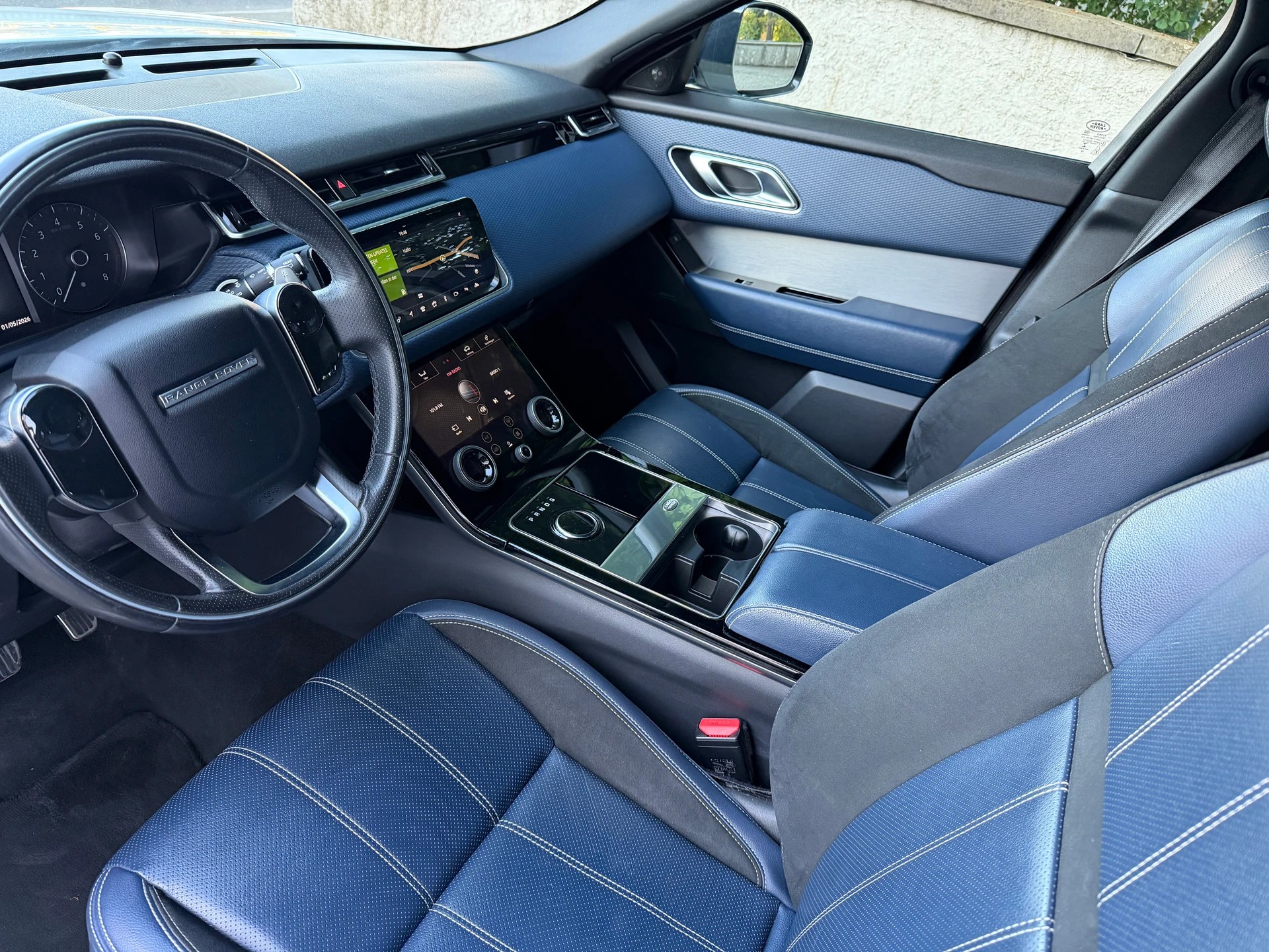 LAND ROVER Range Rover Velar R-Dynamic P 250 HSE Automatic / Ab MFK /Service gepflegt /36 Monate Garantie exkl./Meridian/LED/Bi-Color Leder-image-9