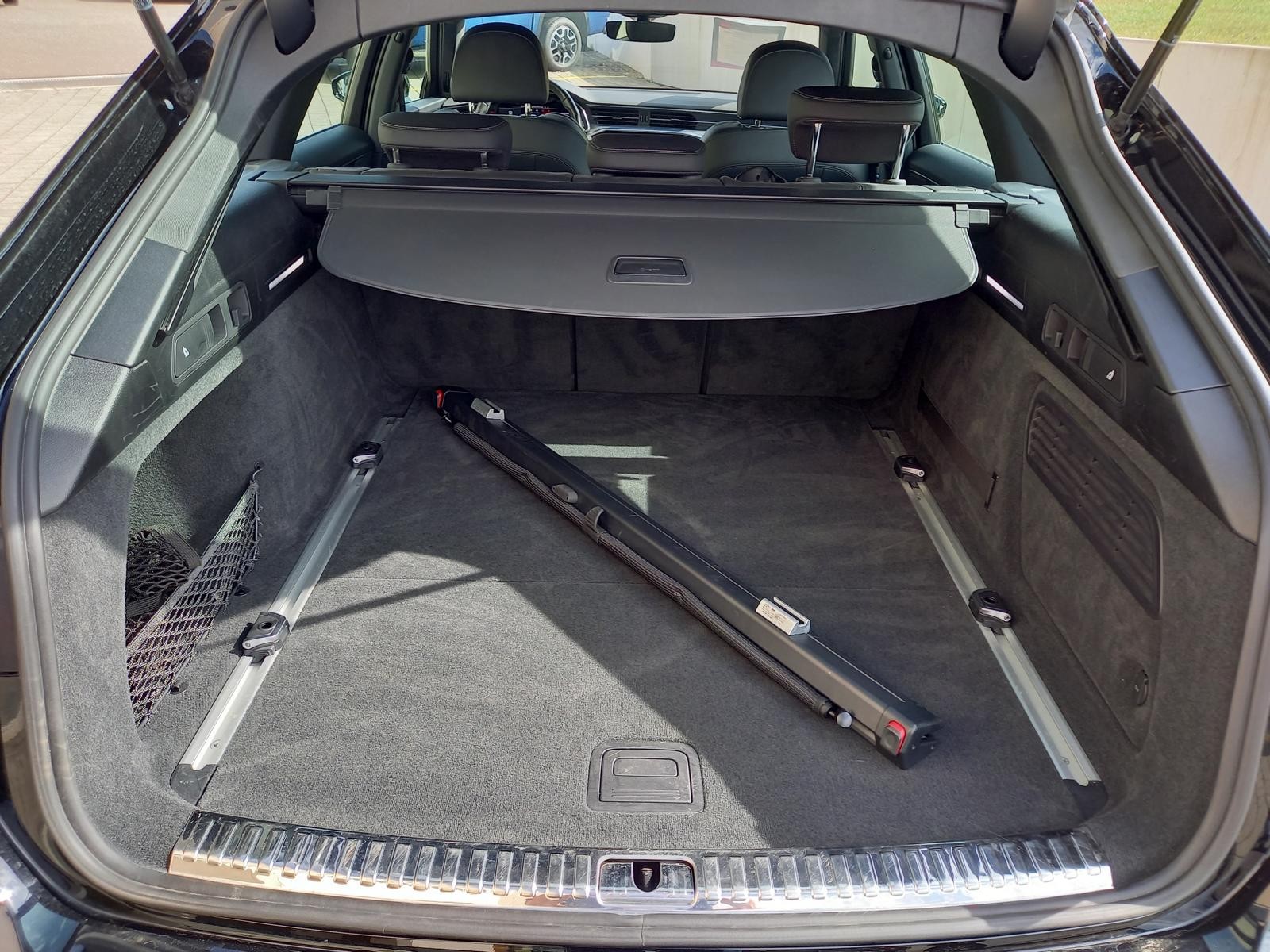 AUDI A6 Avant 40 TDI Sport quattro S-Line S-tronic-image-13