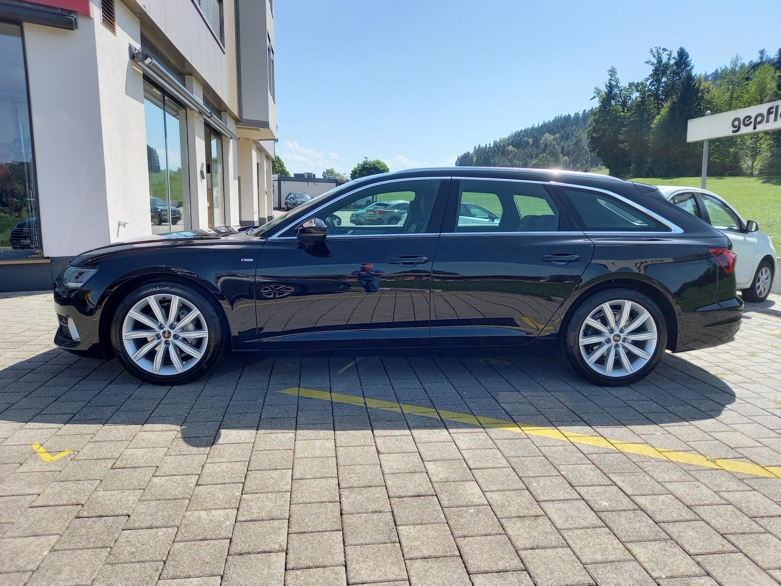 AUDI A6 Avant 40 TDI Sport quattro S-Line S-tronic-image-2